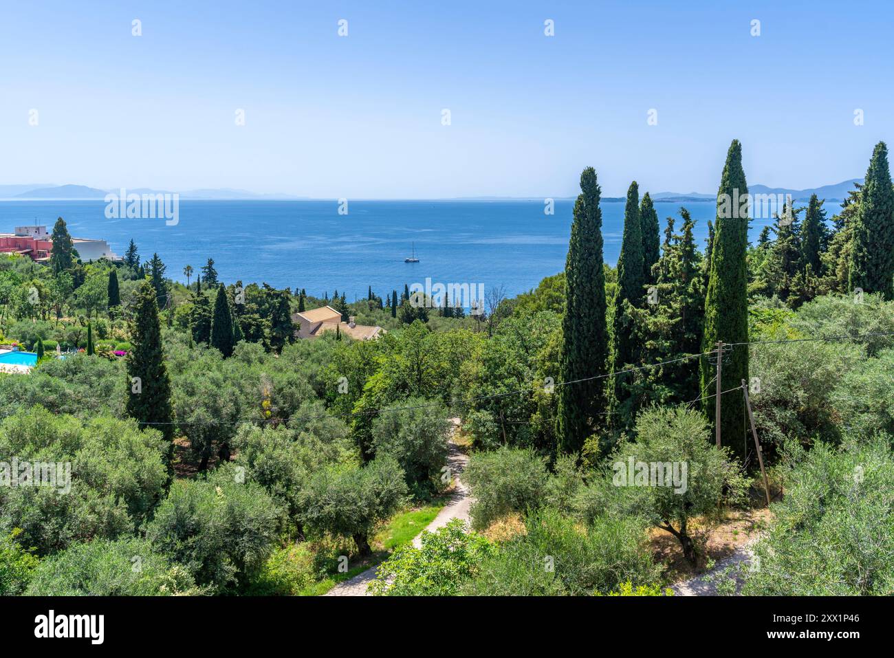 Vista del Mar Ionio e della costa vicino a Kassiopi, Kassiopi, Corfù, Mar Ionio, Isole greche, Grecia, Europa Foto Stock