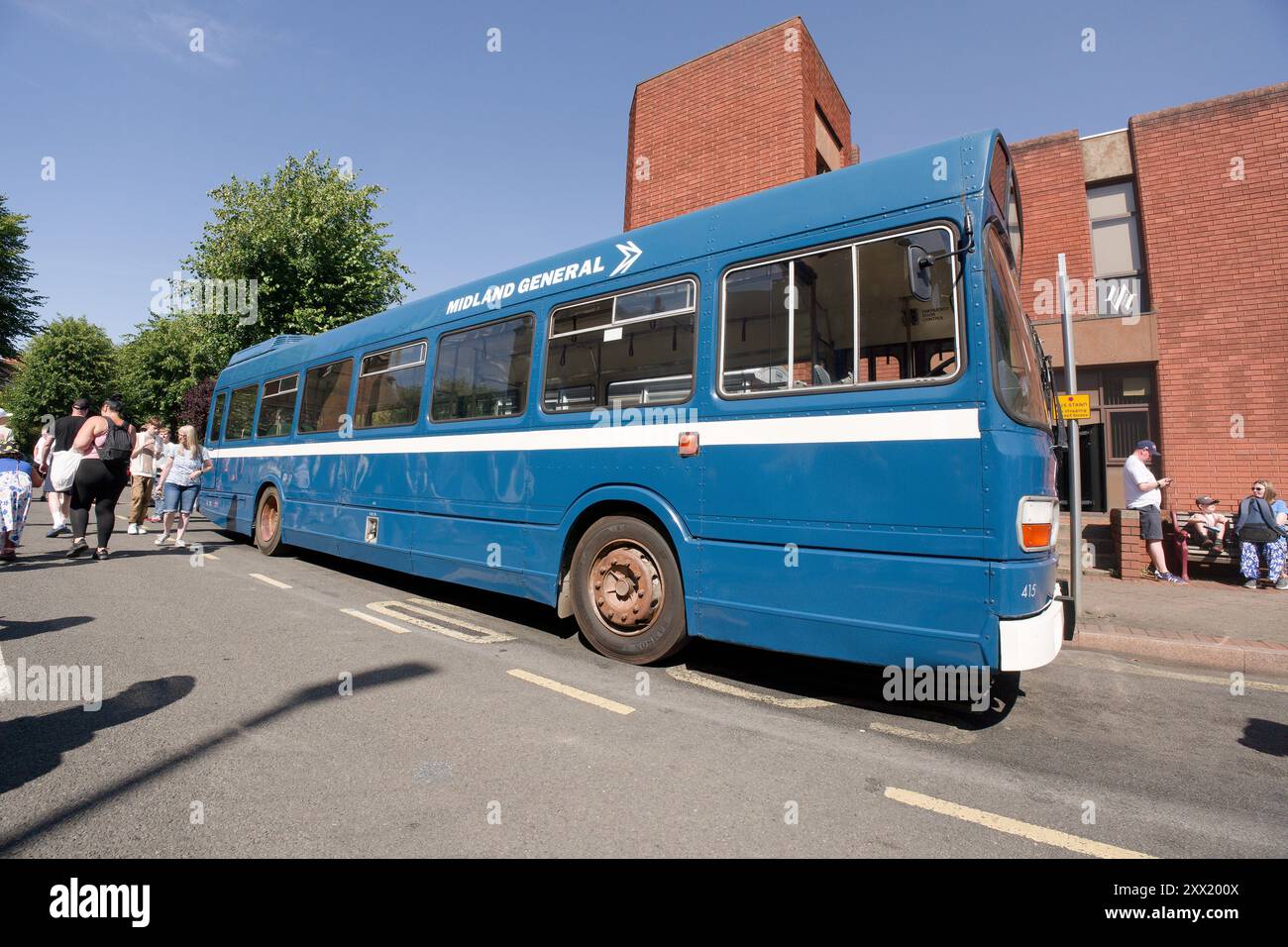 Classico autobus britannico in pensione in mostra Foto Stock