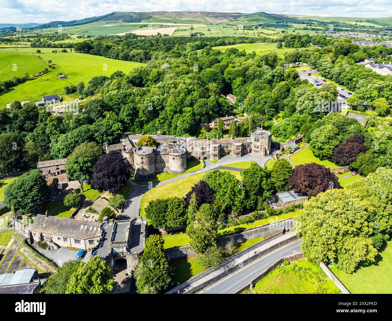 Castello di Skipton da un drone, North Yorkshire, Inghilterra Foto Stock