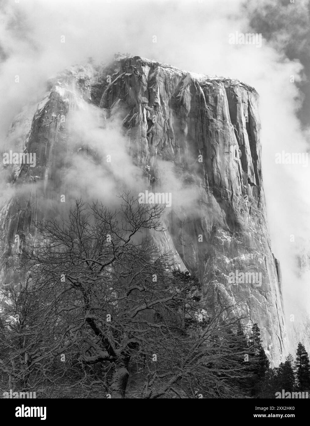 BE01975-00....CASLIFORNIA - El Capitan in inverno, Parco Nazionale di Yosemite. Foto Stock