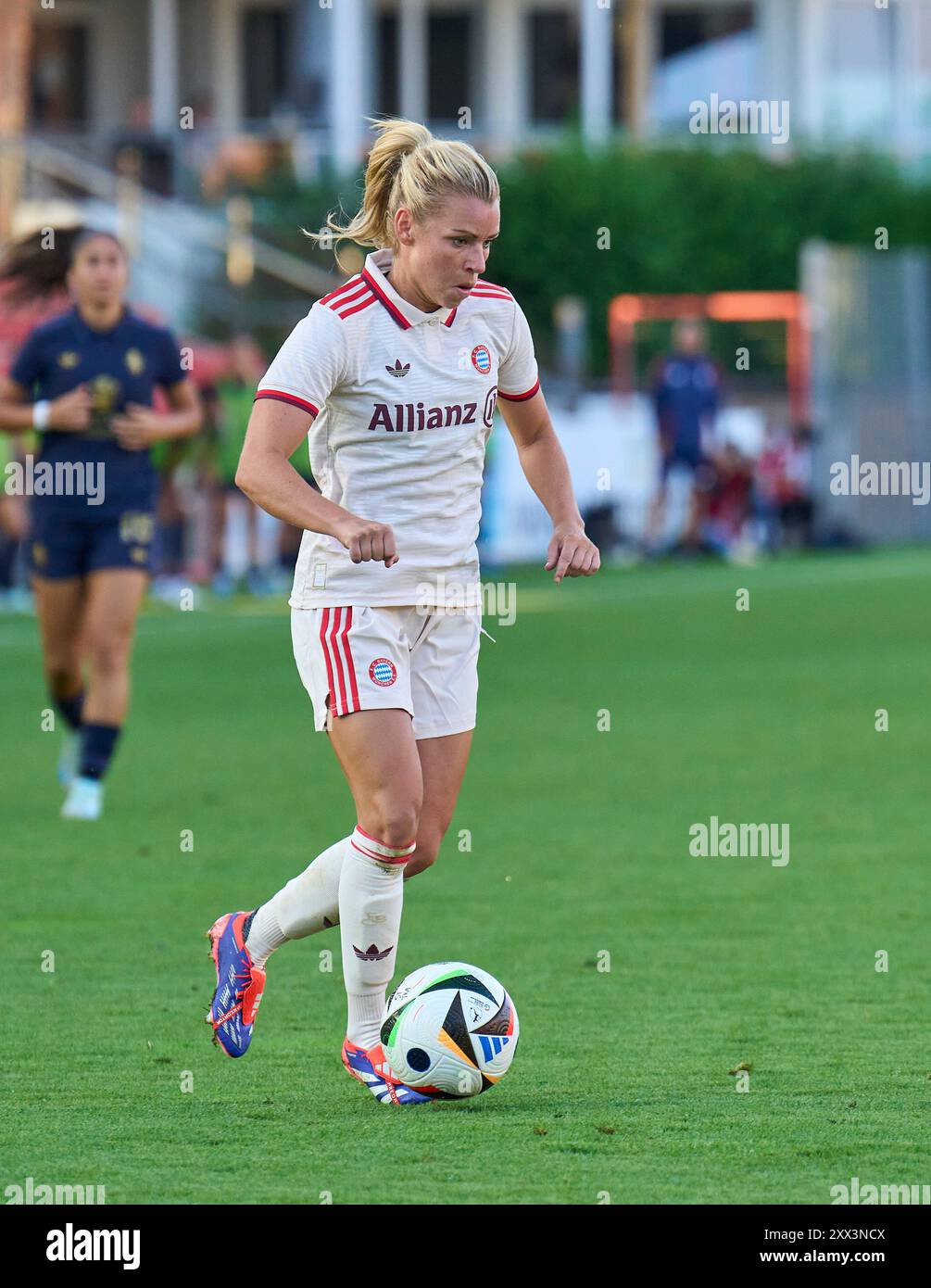 Linda DALLMANN, FCB Damen 10 nella partita di calcio femminile FC BAYERN München - JUVENTUS TORINO 0-0 il 20 agosto 2024 a Monaco, Germania. Stagione 2024/2025, 1.Bundesliga, FCB, Monaco, Google Pixel, Frauen Bundesliga giorno di partita x, x.. Spieltag fotografo: Peter Schatz Foto Stock