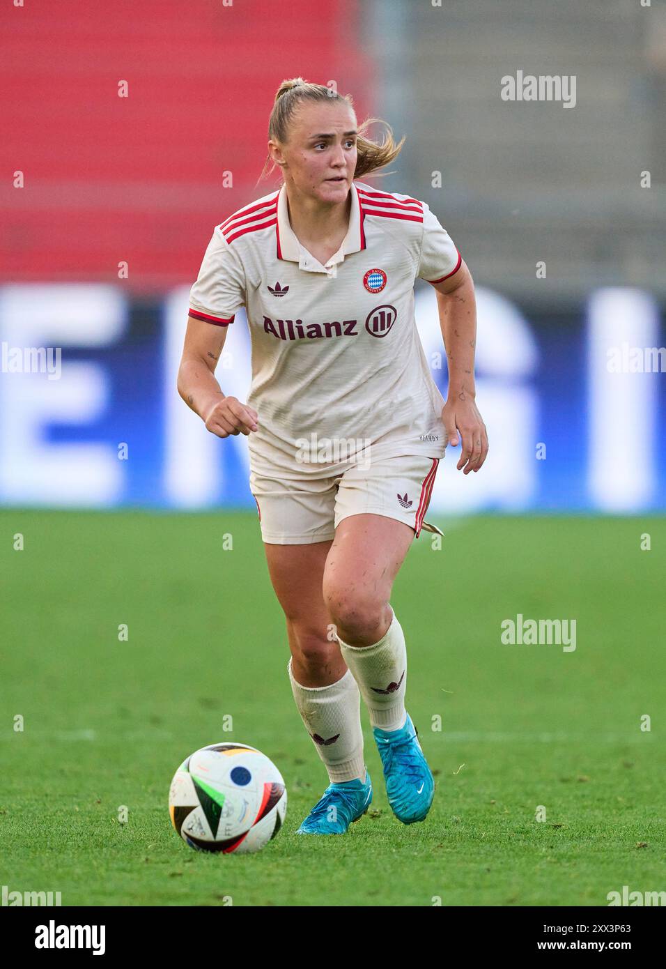 Georgia Stanway, FCB Damen 31 nella partita di calcio femminile FC BAYERN München - JUVENTUS TORINO 0-0 il 20 agosto 2024 a Monaco, Germania. Stagione 2024/2025, 1.Bundesliga, FCB, Monaco, Google Pixel, Frauen Bundesliga giorno di partita x, x.. Spieltag fotografo: Peter Schatz Foto Stock