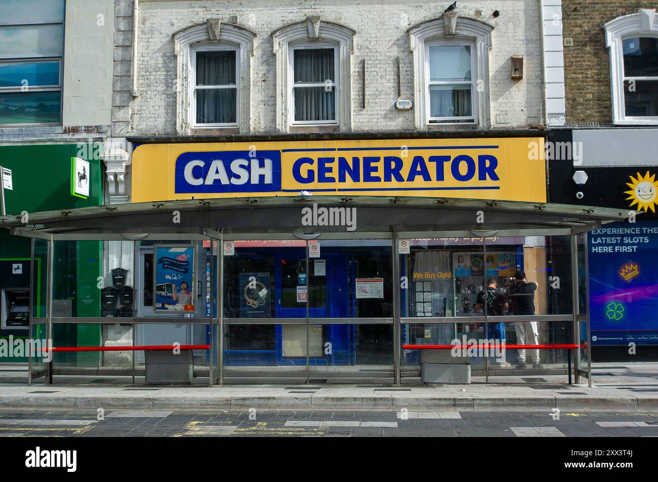 Slough, Berkshire, Regno Unito. 14 agosto 2024. Un negozio di Cash Generator a Slough. Crediti: Maureen McLean/Alamy Foto Stock