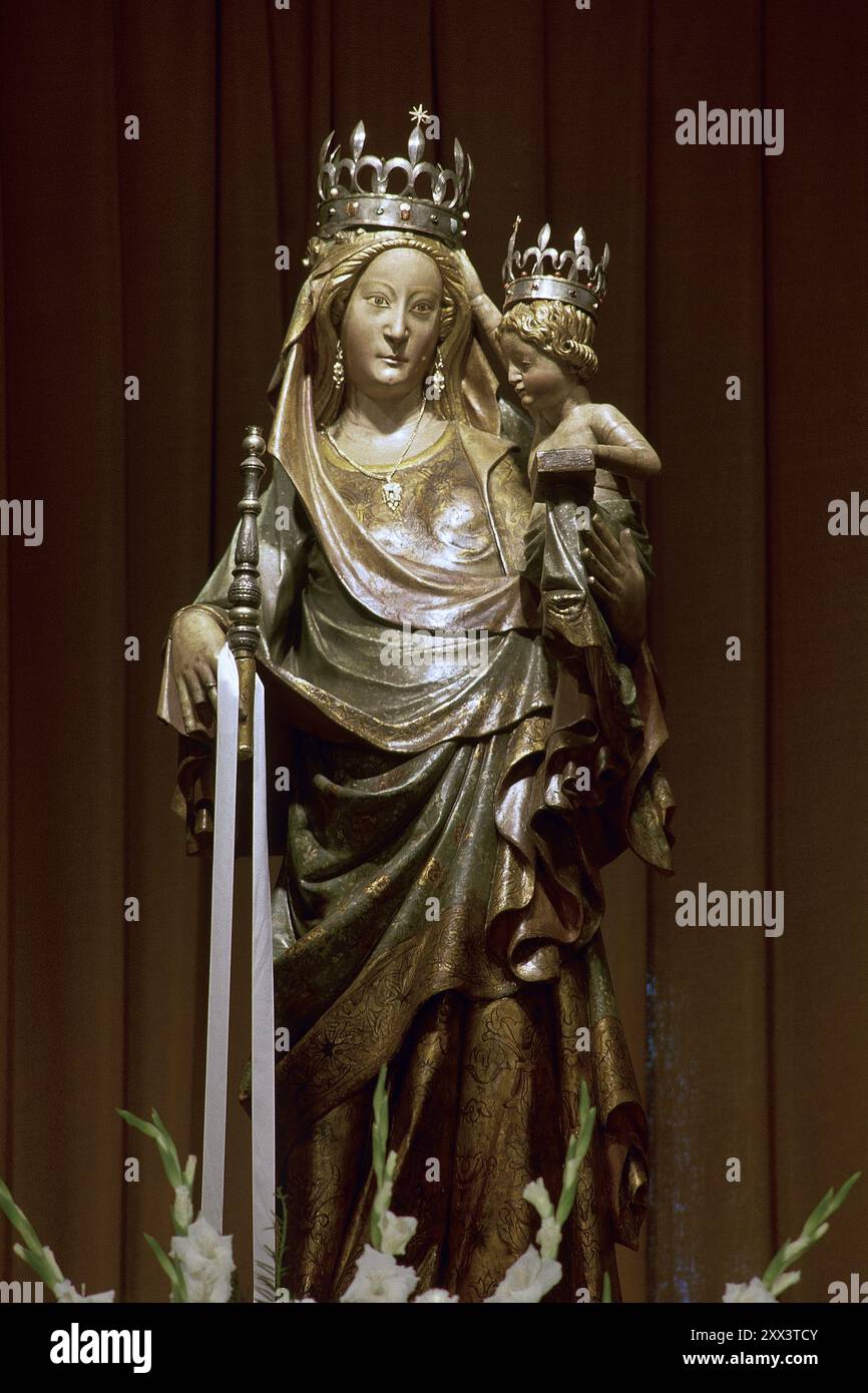 Mare de Déu de la Serra (Madonna della Sierra). Figura in alabastro, stile gotico italiano del XIII secolo. Santuari de la Serra (Santuario della Serra). Montblanc. Provincia di Tarragona. Regione di Conca de Barberà. Catalogna. Spagna. Foto Stock