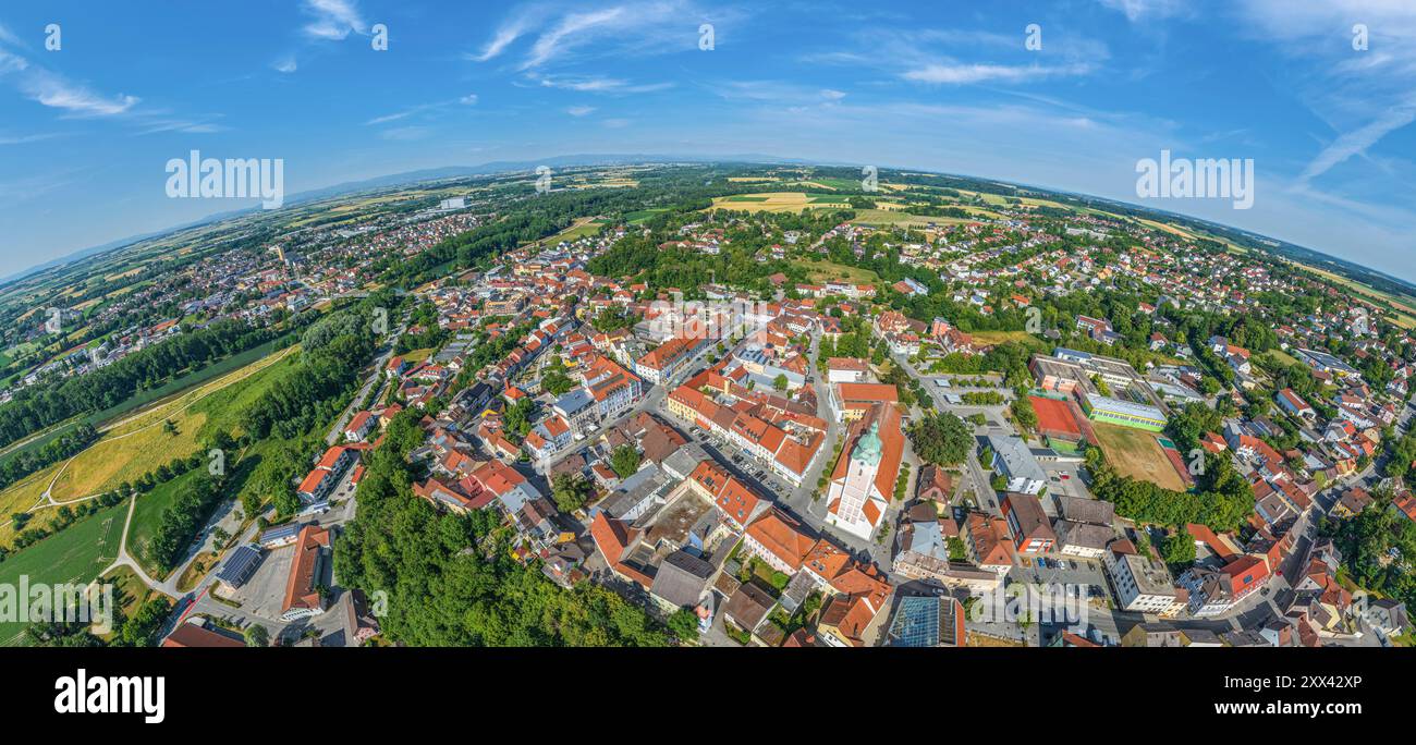 Vista aerea della valle dell'Isar intorno alla città di Landau, nella bassa Baviera Foto Stock