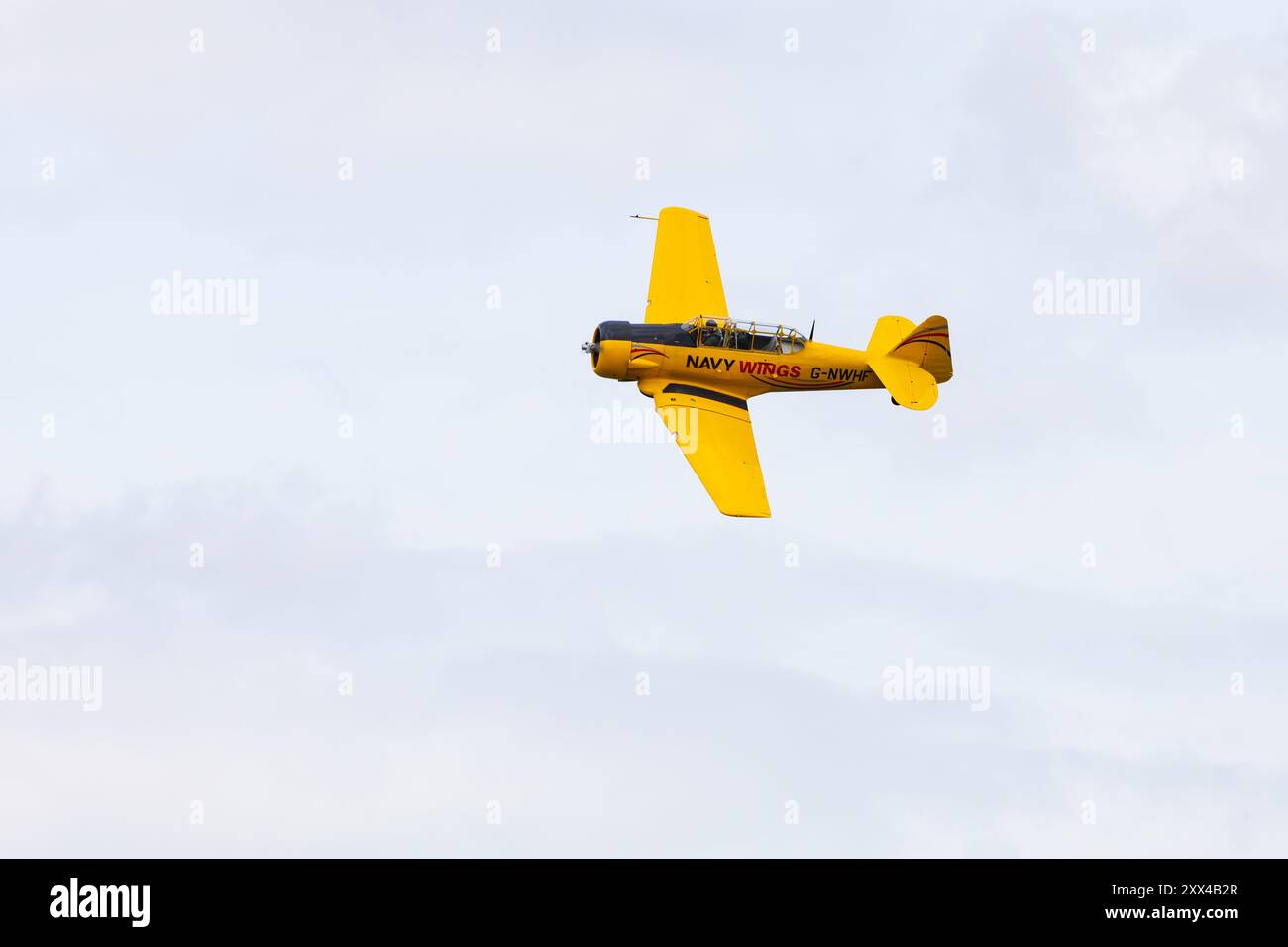 Navy Wings North American Harvard T6 Texan Displays al RAF Syerston Air Cadet Space Camp, mostra Family Day Air Show. Nottinghamshire, Inghilterra Foto Stock