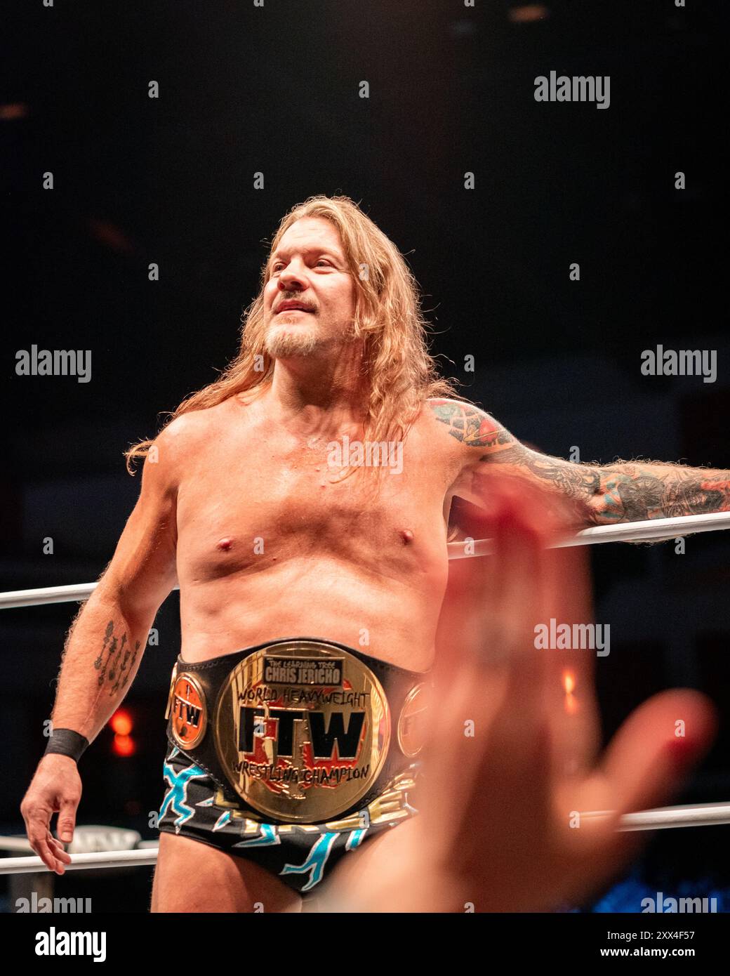 Cardiff, Regno Unito. 21 agosto 20214 AEW Dynamite (21 agosto 2024) è stata emanata dalla Utilita Arena di Cardiff, Galles. Lo show vide Bryan Danielson mostrare il suo spirito combattivo, Britt Baker che servì per vendicare Kamille in un contratto con Mercedes Moné, Chris Jericho che sconfisse Tommy Billington. Toni Storm sconfisse Saraya per mantenere il titolo e altri ancora in casa a All in. All Elite Wrestling all'Utilia Arena di Cardiff, Galles. Foto Stock