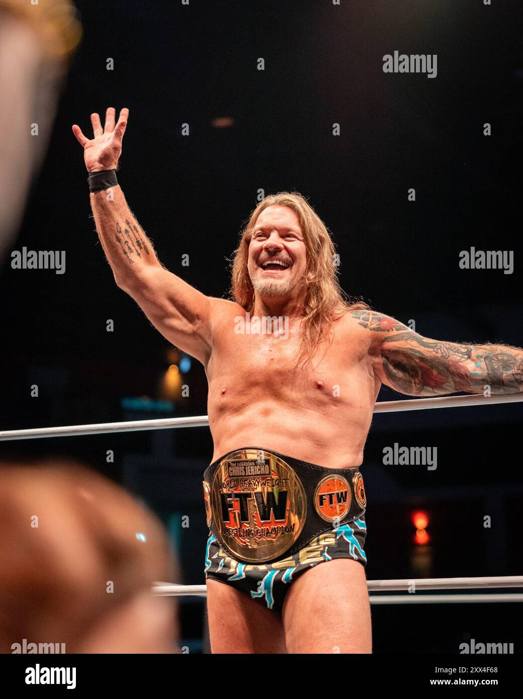 Cardiff, Regno Unito. 21 agosto 20214 AEW Dynamite (21 agosto 2024) è stata emanata dalla Utilita Arena di Cardiff, Galles. Lo show vide Bryan Danielson mostrare il suo spirito combattivo, Britt Baker che servì per vendicare Kamille in un contratto con Mercedes Moné, Chris Jericho che sconfisse Tommy Billington. Toni Storm sconfisse Saraya per mantenere il titolo e altri ancora in casa a All in. All Elite Wrestling all'Utilia Arena di Cardiff, Galles. Foto Stock