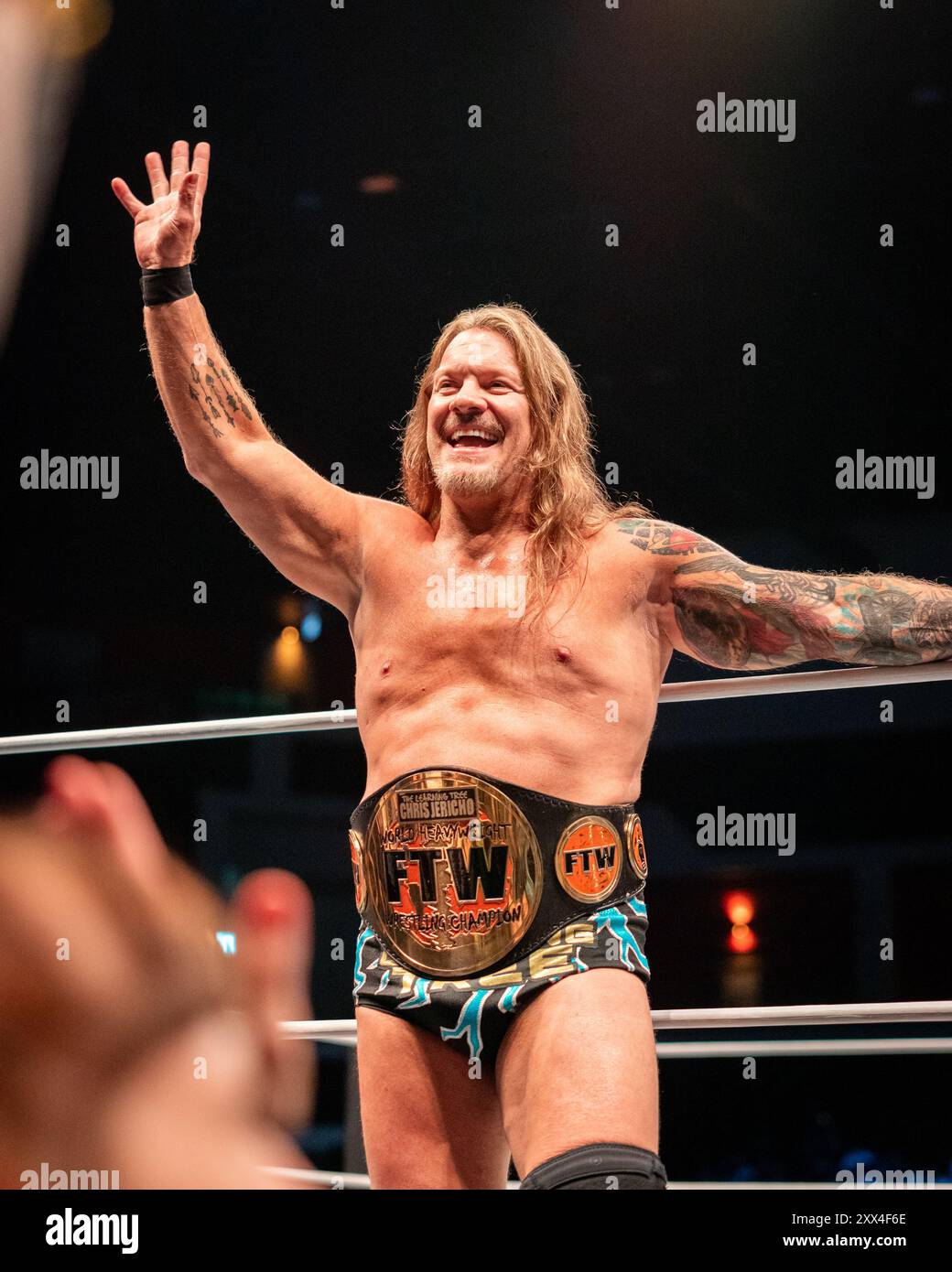 Cardiff, Regno Unito. 21 agosto 20214 AEW Dynamite (21 agosto 2024) è stata emanata dalla Utilita Arena di Cardiff, Galles. Lo show vide Bryan Danielson mostrare il suo spirito combattivo, Britt Baker che servì per vendicare Kamille in un contratto con Mercedes Moné, Chris Jericho che sconfisse Tommy Billington. Toni Storm sconfisse Saraya per mantenere il titolo e altri ancora in casa a All in. All Elite Wrestling all'Utilia Arena di Cardiff, Galles. Foto Stock