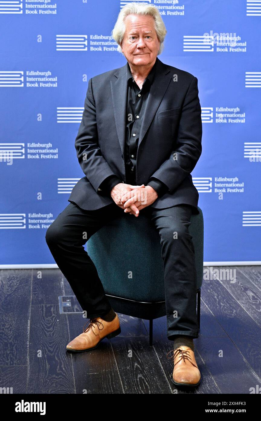 Edimburgo, Scozia, Regno Unito. 22 agosto 2024. Edinburgh International Book Festival: A C Grayling, filosofo e autore alla photocall ufficiale. Crediti: Craig Brown/Alamy Live News Foto Stock