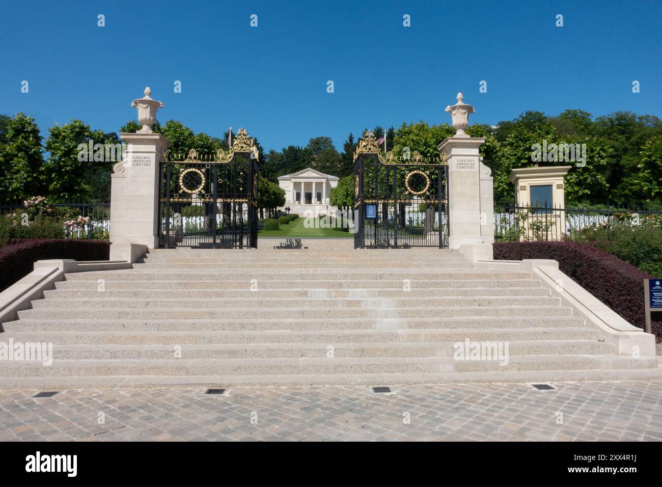 Cancello d'ingresso al Cimitero americano di Suresnes, Cimetière américain de Suresnes, Mont Valerien, Parigi, Francia, Foto Stock