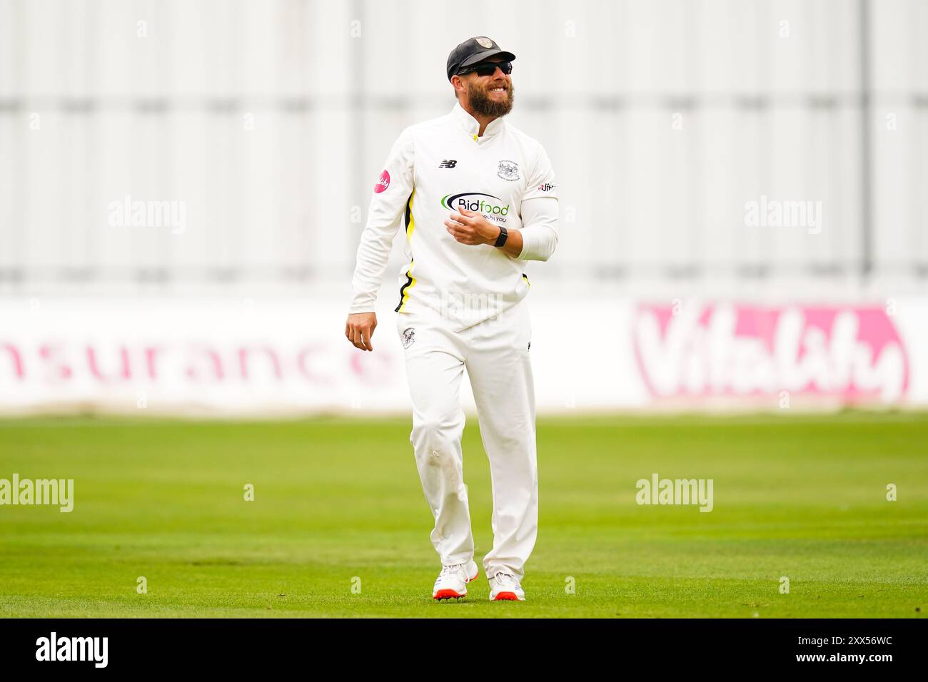 Bristol, Regno Unito, 22 agosto 2024. Chris Dent del Gloucestershire durante il Vitality County Championship Division Two match tra Gloucestershire e Leicestershire. Crediti: Robbie Stephenson/Gloucestershire Cricket/Alamy Live News Foto Stock