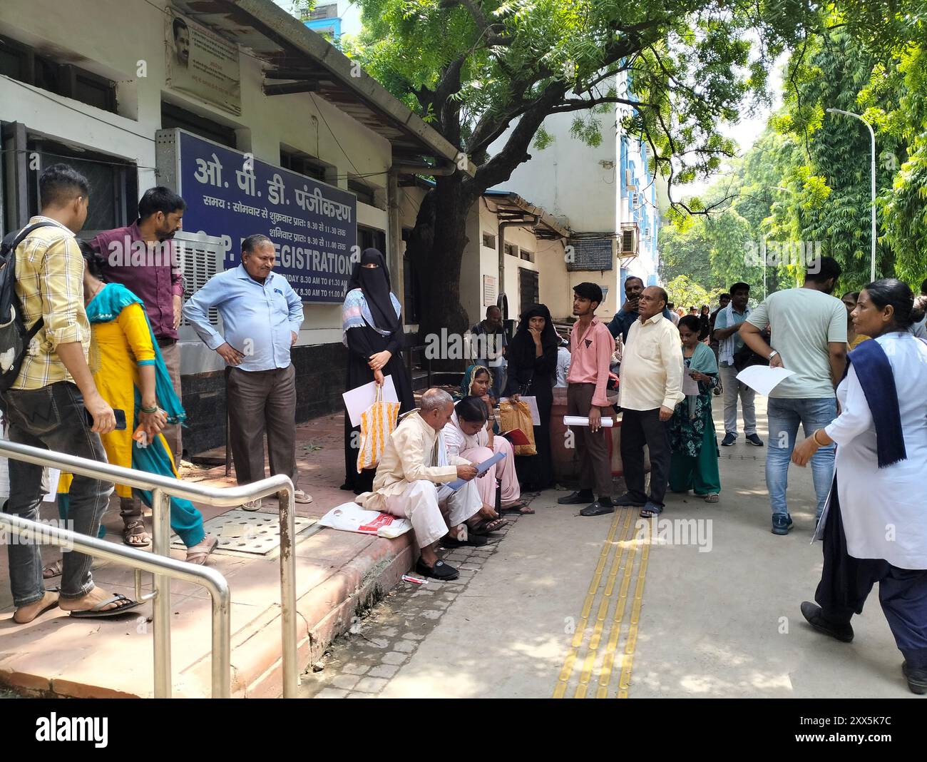 NEW DELHI, INDIA - 22 AGOSTO: Eye Problem Patient site Outside, CLOSED OPD Registration Counter durante lo sciopero di protesta di 11 giorni che chiede giustizia per la vittima della tragedia del Kolkata RG Kar Hospital, e richiede CPA, al Guru Nanak Eye Centre, Maharaja Ranjeet Singh Marg, il 22 agosto 2024 a nuova Delhi India. Dopo 11 giorni di un intenso sciopero, i medici residenti di molte università mediche e ospedali hanno deciso di interrompere il loro sciopero a seguito di un'udienza della Corte Suprema. (Foto di Sonu Mehta/Hindustan Times/Sipa USA) Foto Stock