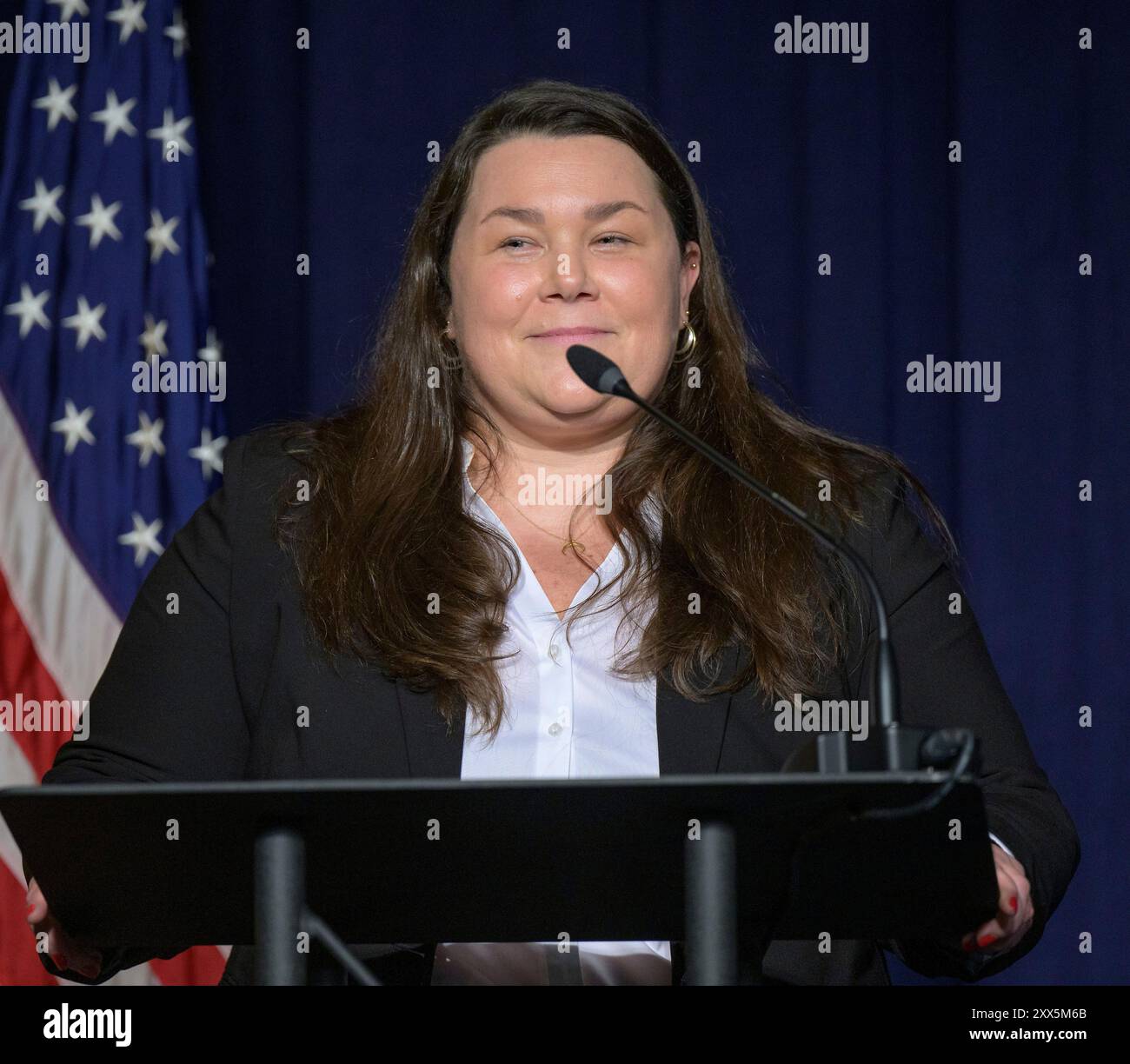 Washington, Stati Uniti. 13 giugno 2024. Shanna McClain, responsabile del programma per i disastri della NASA, commenta durante un evento che lancia un nuovo sistema di coordinamento della risposta alle catastrofi presso la sede centrale della NASA Mary W. Jackson Building, 13 giugno 2024, a Washington, DC il sistema fornirà alle comunità e alle organizzazioni di tutto il mondo l'accesso alla scienza e ai dati per aiutare la risposta alle catastrofi. Crediti: Bill Ingalls/NASA/Alamy Live News Foto Stock Washington, Stati Uniti. 13 giugno 2024. Shanna McClain, responsabile del programma per i disastri della NASA, commenta durante un evento che lancia un nuovo sistema di coordinamento della risposta alle catastrofi presso la sede centrale della NASA Mary W. Jackson Building, 13 giugno 2024, a Washington, DC il sistema fornirà alle comunità e alle organizzazioni di tutto il mondo l'accesso alla scienza e ai dati per aiutare la risposta alle catastrofi. Crediti: Bill Ingalls/NASA/Alamy Live News Foto Stock