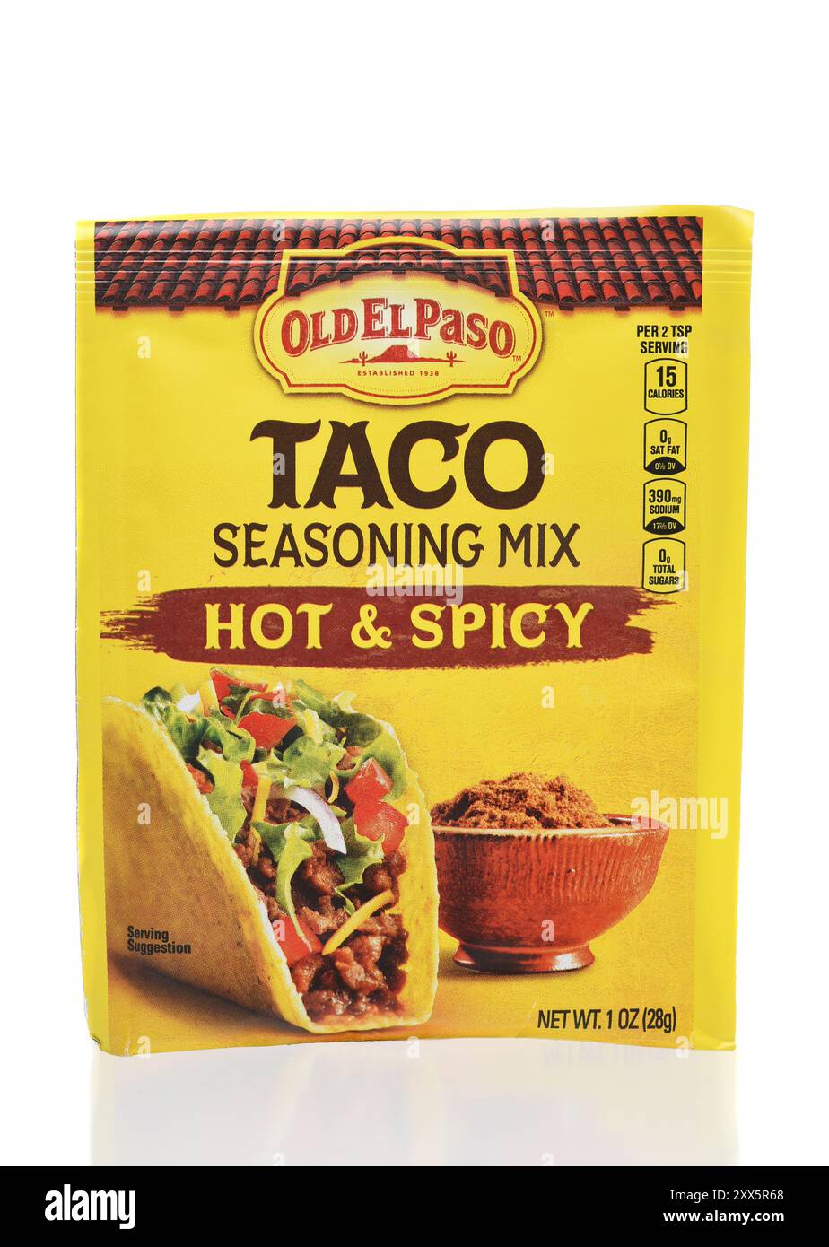 IRVINE, CALIFORNIA - 17 agosto 2024: Un pacchetto di Old El Paso Taco Seasoning Mix, Hot and Spicy. Foto Stock