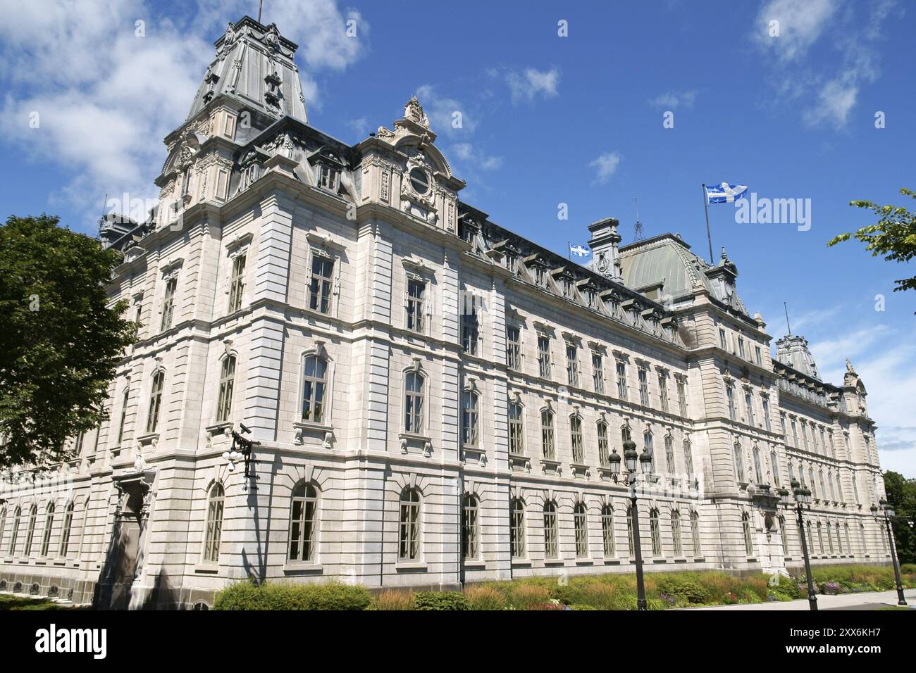 Edificio del Parlamento del Quebec. Progettato da Eugene-Etienne Tache in stile secondo impero fu costruito dal 1877 al 1886 a Quebec City per il Lieute Foto Stock