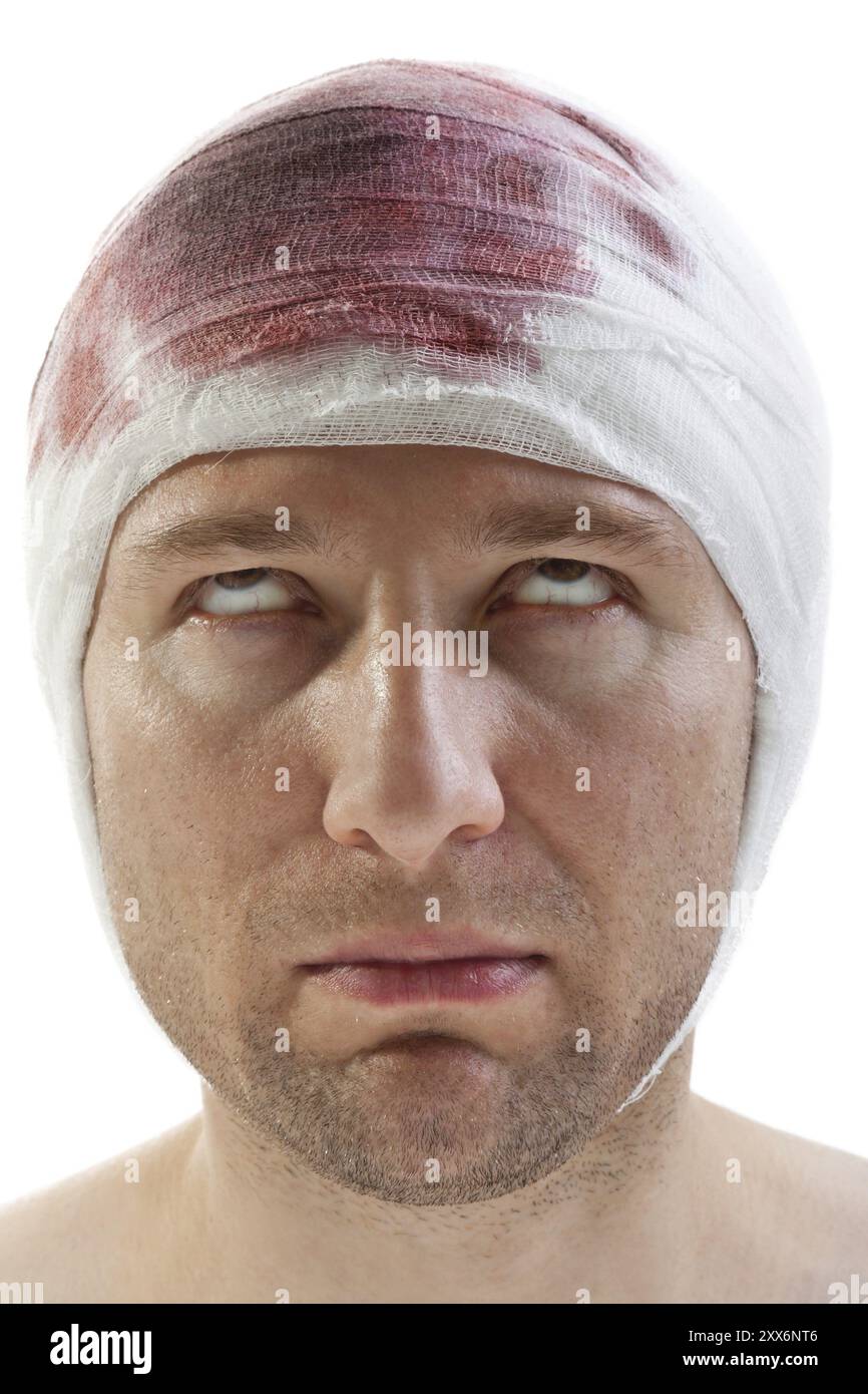 Bendaggio su testa di ferita di anima di commozione di cervello umano Foto Stock