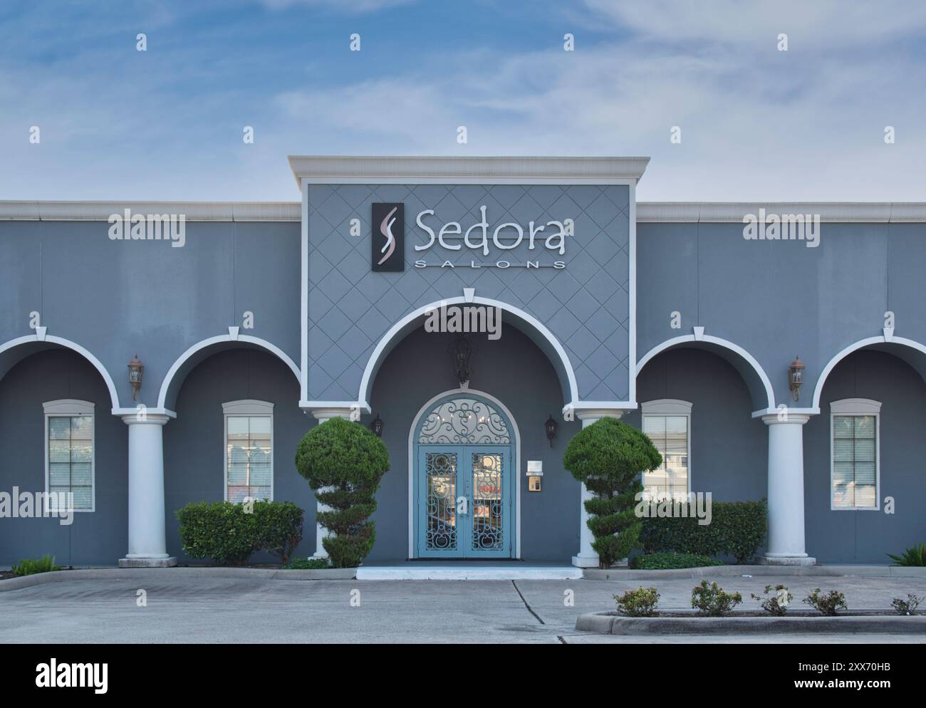 Houston, Texas USA 08-11-2024: Negozio esterno di Sedora Salons. Foto Stock