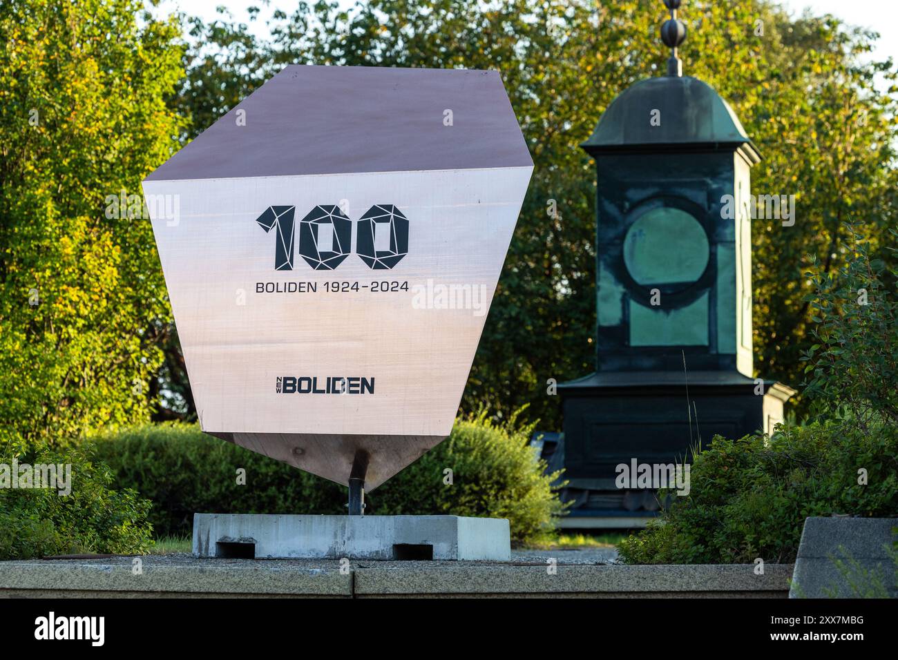 Rönnskärsverken a Skelleftehamn, comune di Skellefteå, è l'unica fonderia svedese per la produzione di metalli di base e opera nel riciclaggio di rottami elettronici. La fonderia di Rönnskär iniziò ad essere costruita dalla Boliden AB nel 1928 e fu completata due anni dopo nel 1930. Foto Stock