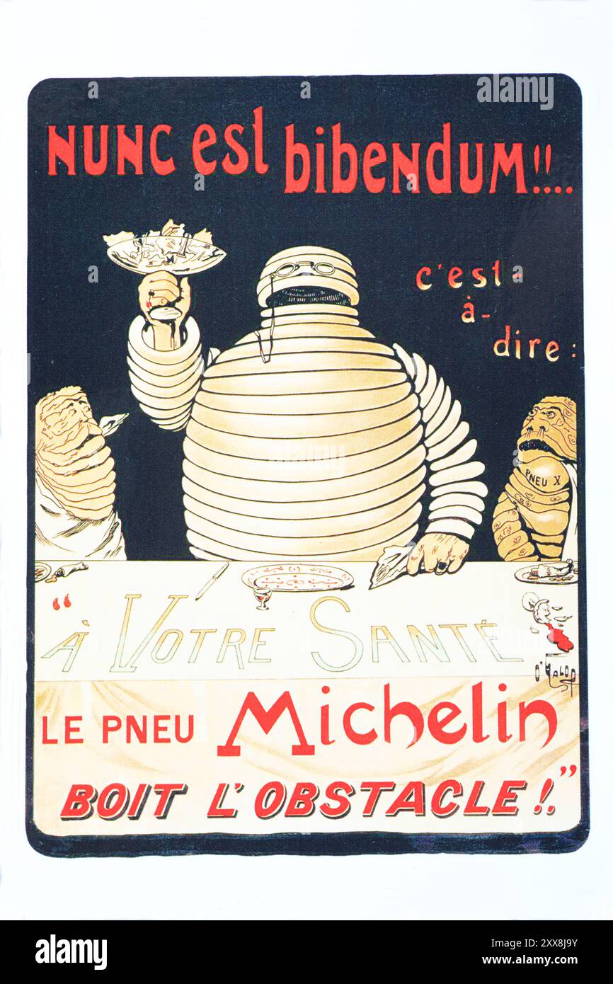 Francia, Puy de Dome, Clermont Ferrand, l'Aventure Michelin, poster pubblicitario dei primi del XX secolo con il famoso uomo Michelin dell'illustratore o'Galop Foto Stock