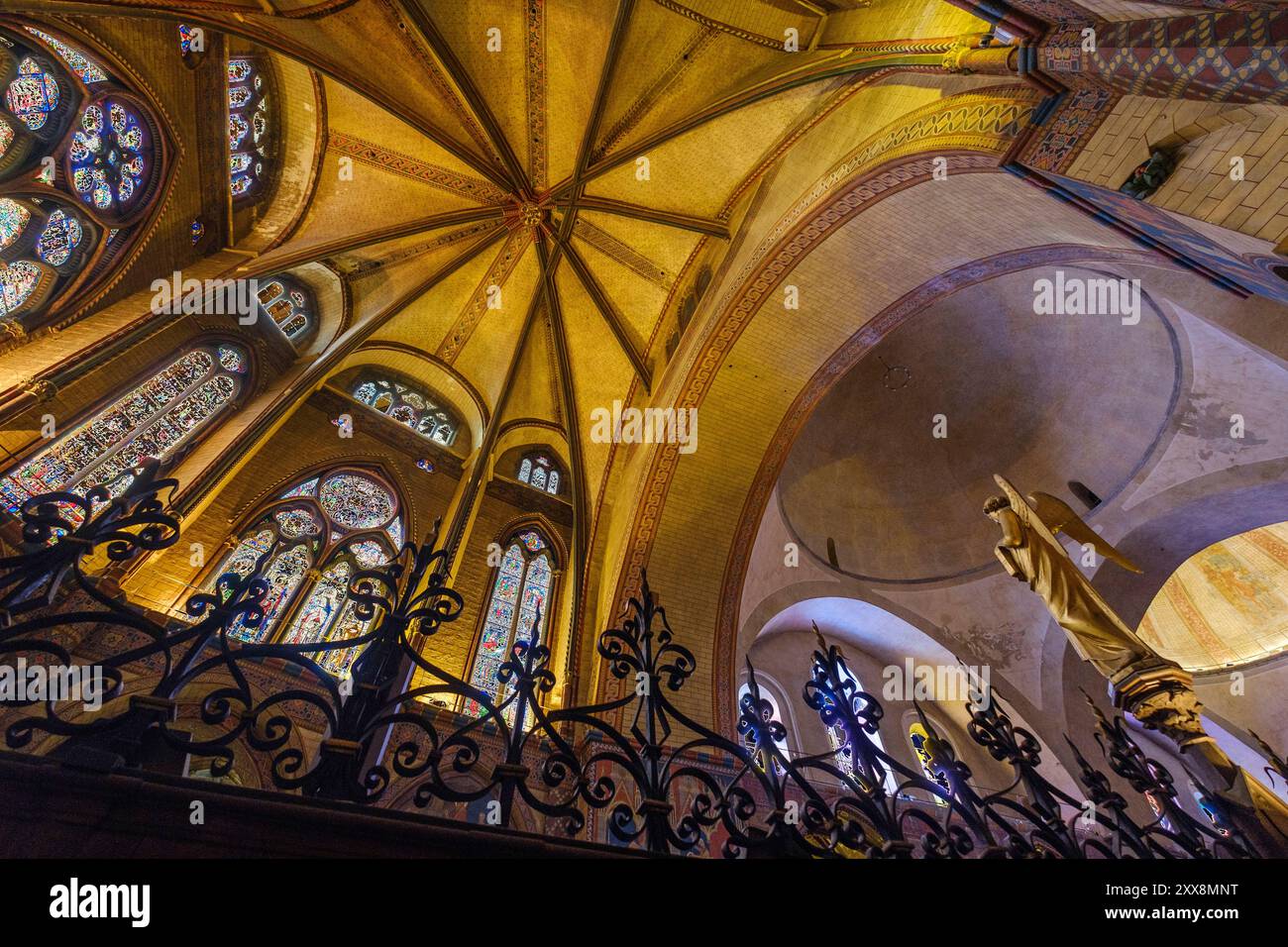 Francia, Lot, Quercy, Cahors, la cattedrale di Saint-Etienne, datato 12 a. Secolo, stile romano, patrimonio mondiale dell'UNESCO, il chiostro, Quercy, Lot (46), Cahors, la vieille ville de Cahors au bord du Lot Foto Stock