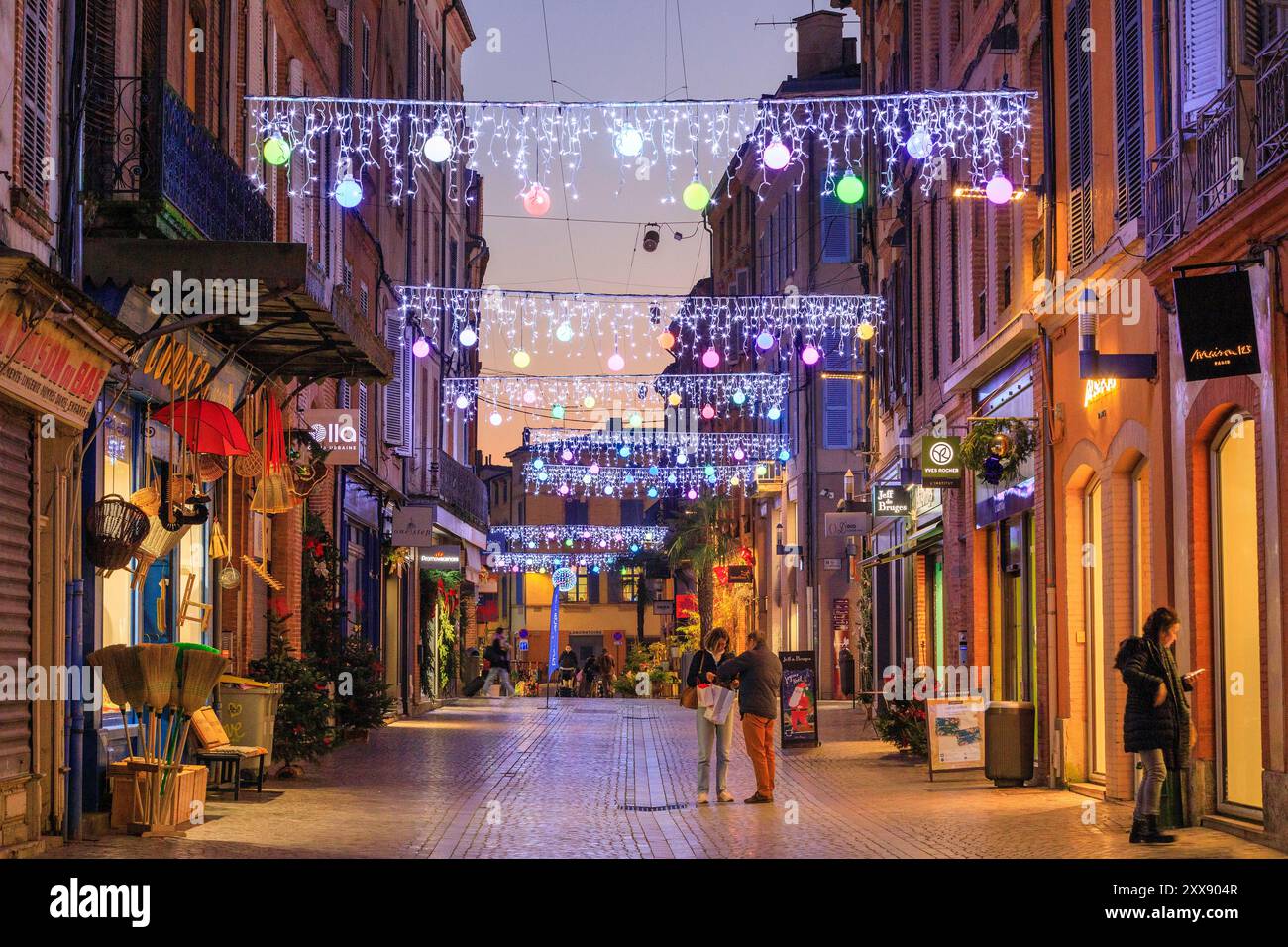 Francia, Tarn et Garonne, Montauban, rue de la Resistance, decorazione natalizia di Blachere Illumination Foto Stock