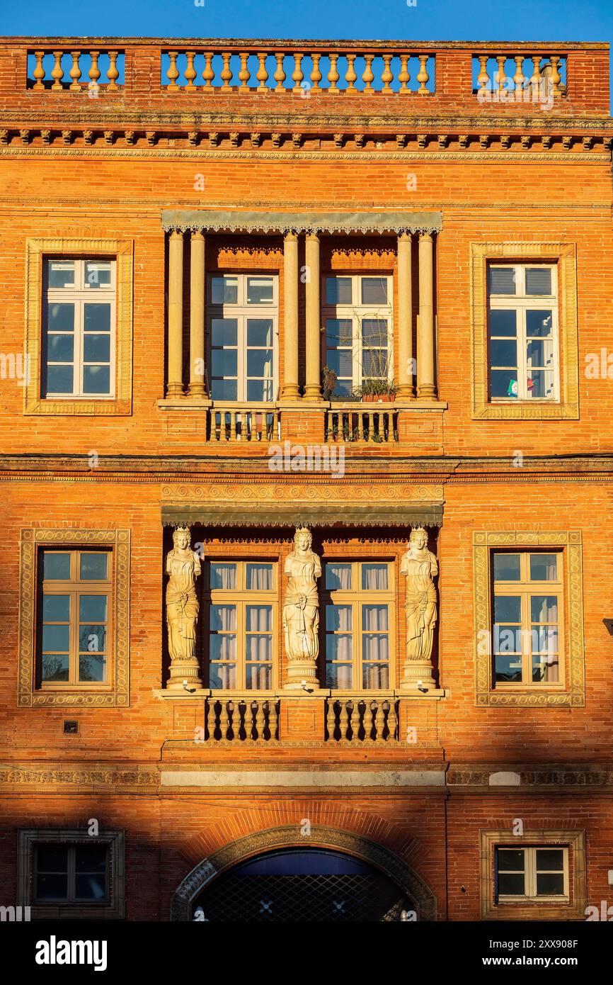 Francia, Tarn et Garonne, Montauban, Place Franklin Roosevelt, facciata Foto Stock