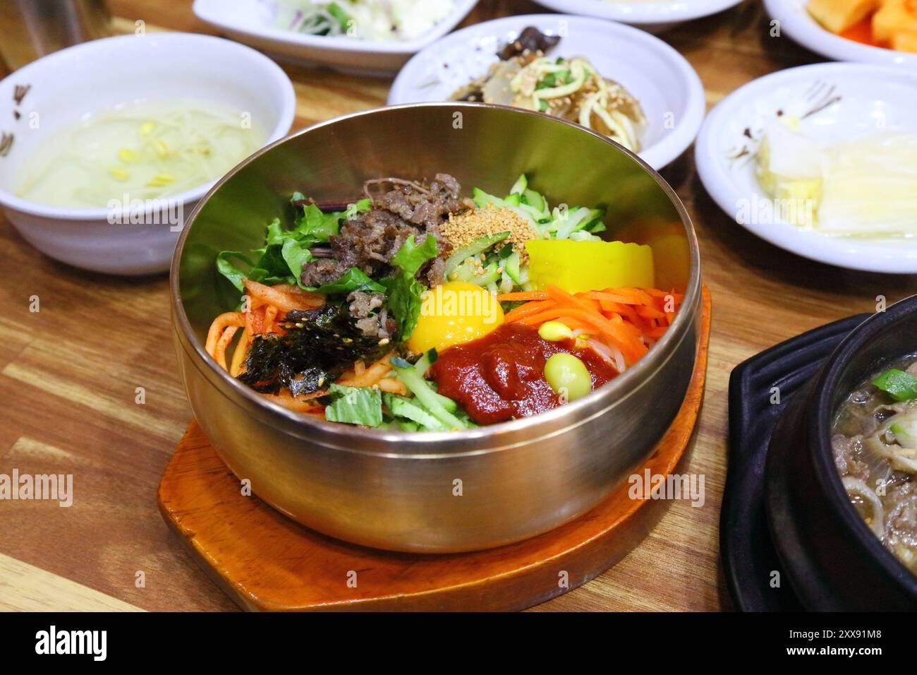 Jeonju bibimbap in un ristorante locale a Jeonju, Corea del Sud. Cibo coreano. Foto Stock