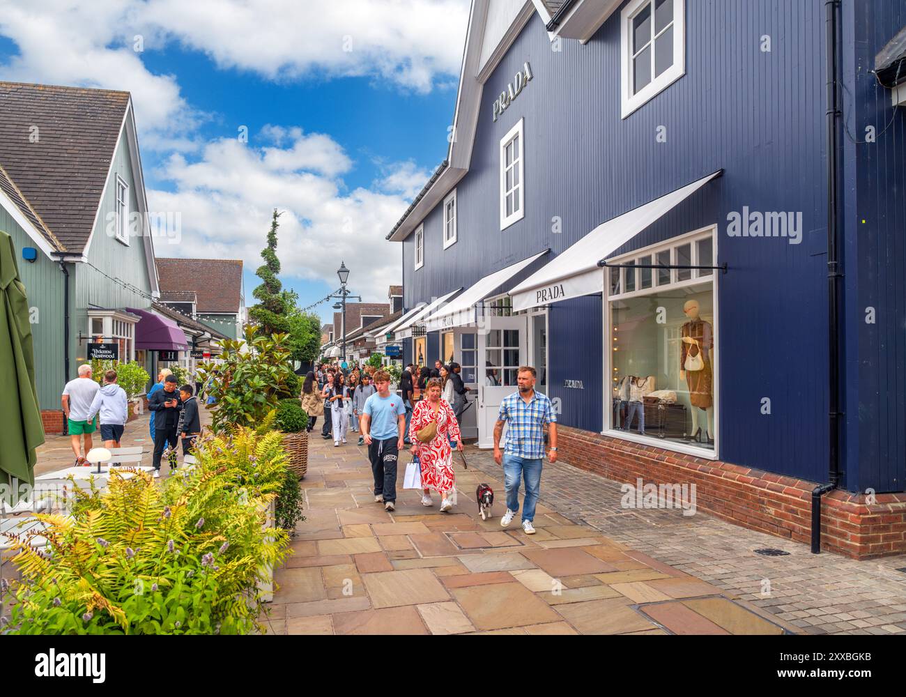 Bicester Village, un centro commerciale outlet di design vicino a Bicester, Oxfordshire, Inghilterra, Regno Unito Foto Stock