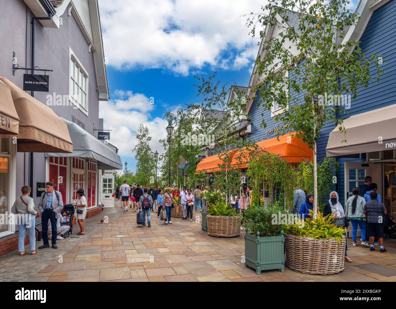 Bicester Village, un centro commerciale outlet di design vicino a Bicester, Oxfordshire, Inghilterra, Regno Unito Foto Stock