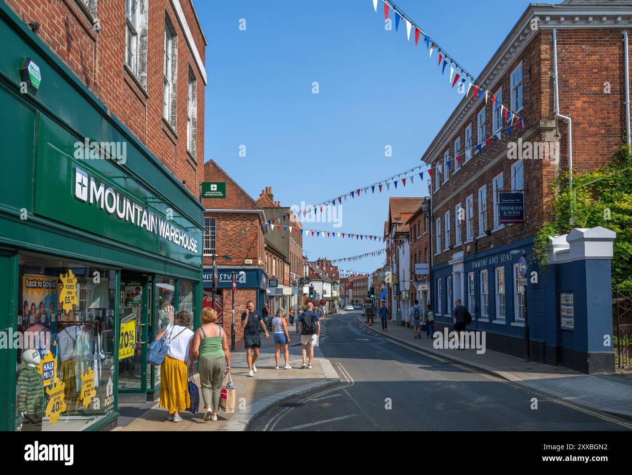 Negozi su Bell Street, Henley-on-Thames, Oxfordshire, Inghilterra, Regno Unito Foto Stock