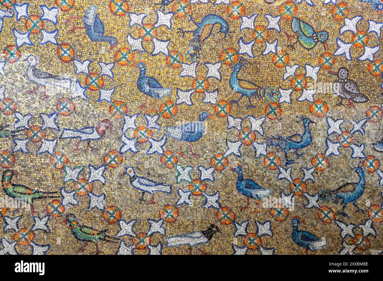 Ravenna, Italia - 12 giugno 2024: La Cappella Arcivescovile e i suoi mosaici. Foto Stock