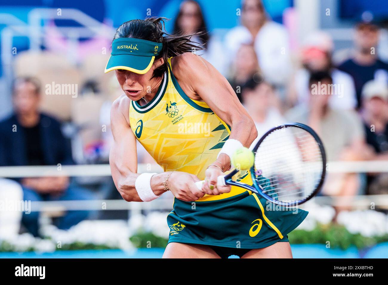 Fra, Paris, Olympischen Games Paris 2024, Roland Garros - Court Philippe-Chatrier, Ajla Tomljanovic (Australia) - Coco Gauff (USA), 28 luglio 2024, tennis - donne, soliste, primo round Ajla Tomljanovic (Australia) crediti: HMB Media/Steffie Wunderl/Alamy Archival Foto Stock