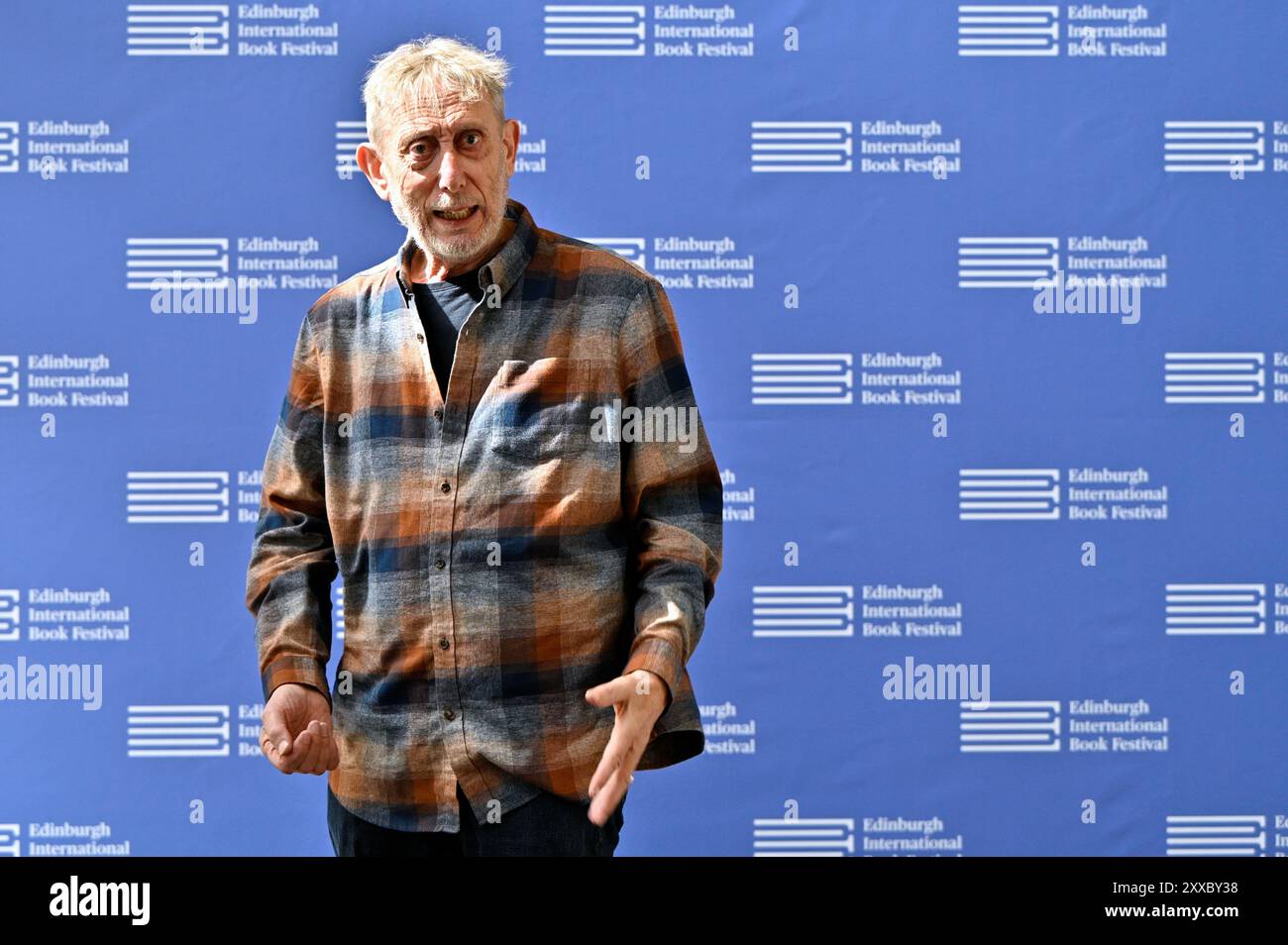 Edimburgo, Scozia, Regno Unito. 18 agosto 2024. Festival internazionale del libro di Edimburgo: Michael Rosen, autore di bambini, al servizio fotografico ufficiale. Crediti: Craig Brown/Alamy Live News Foto Stock