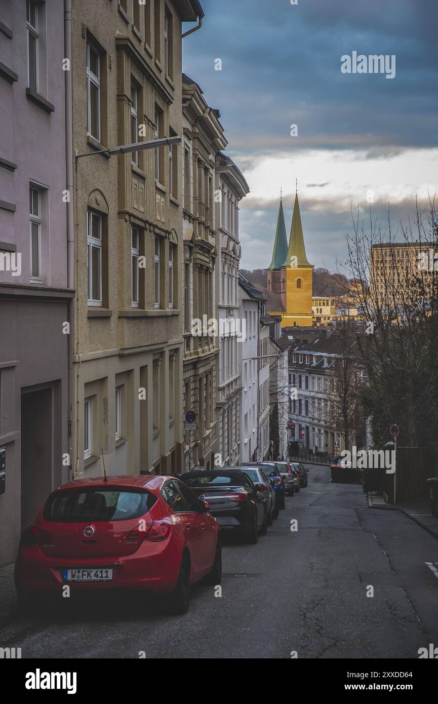 Strade a senso unico e campanili Foto Stock