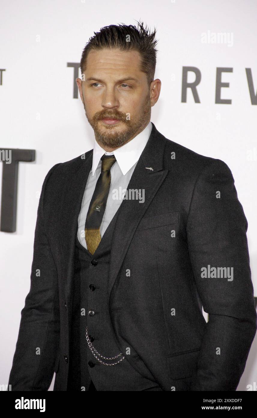 HOLLYWOOD, CALIFORNIA, Tom Hardy alla prima di Los Angeles di "The Revenant" tenutasi al TCL Chinese Theatre di Hollywood, USA il 16 dicembre 2015 Foto Stock