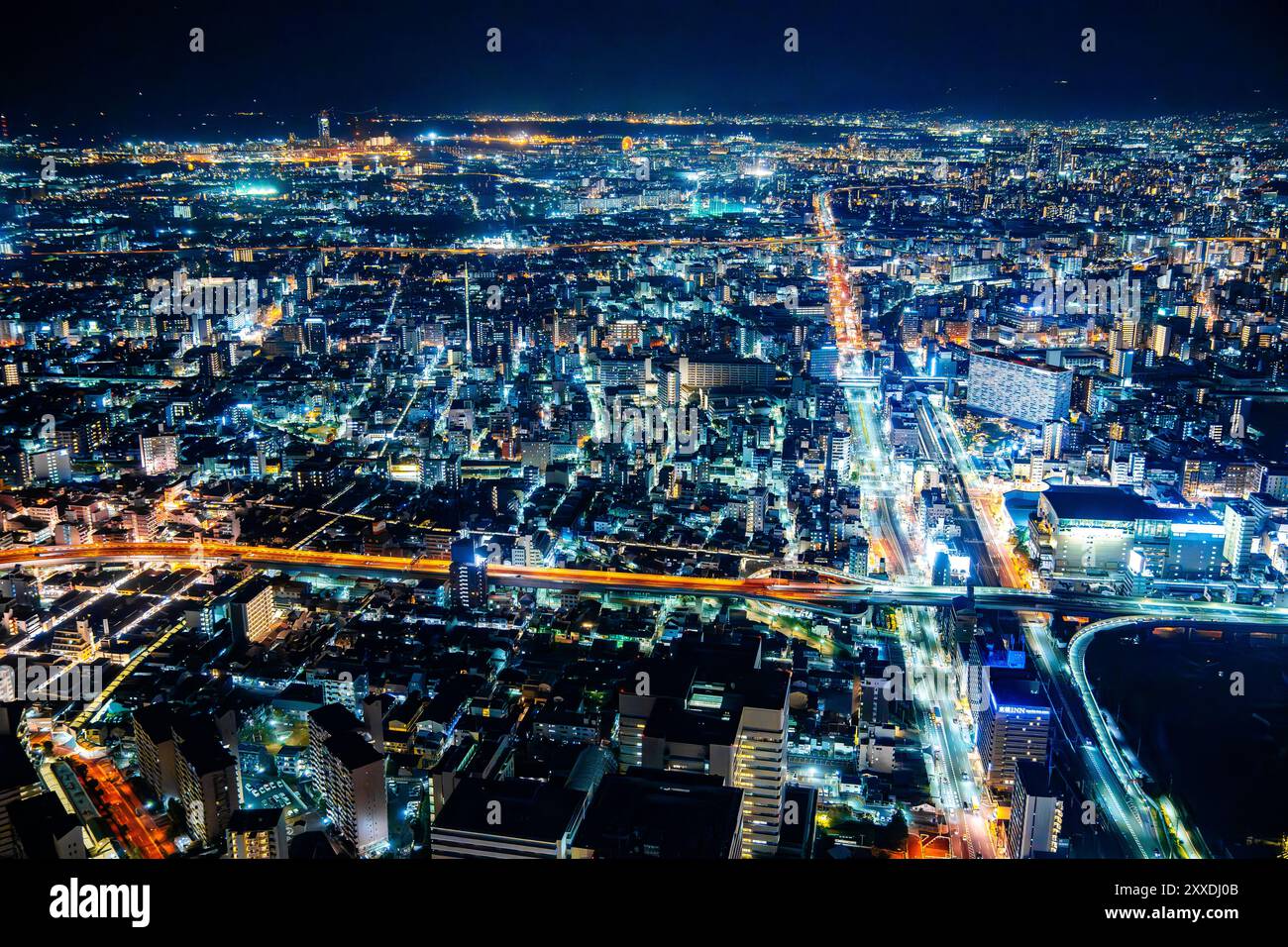 Vista di Osaka di notte dall'edificio Abeno Harukas, Giappone Foto Stock