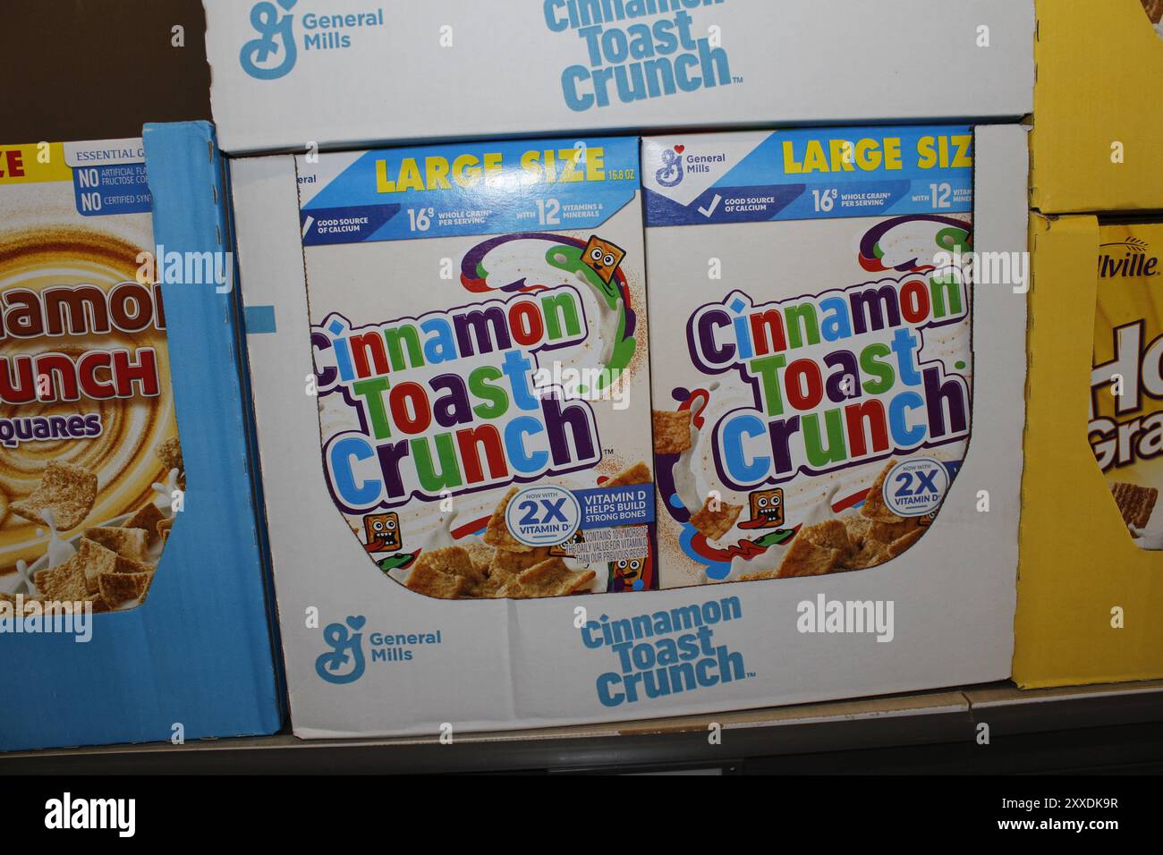 ALDI General Mills toast alla cannella Crunch in scatole primo piano su uno scaffale Foto Stock