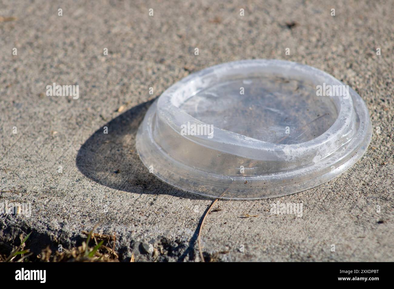 coperchio in plastica trasparente per la tazza di caffè Foto Stock