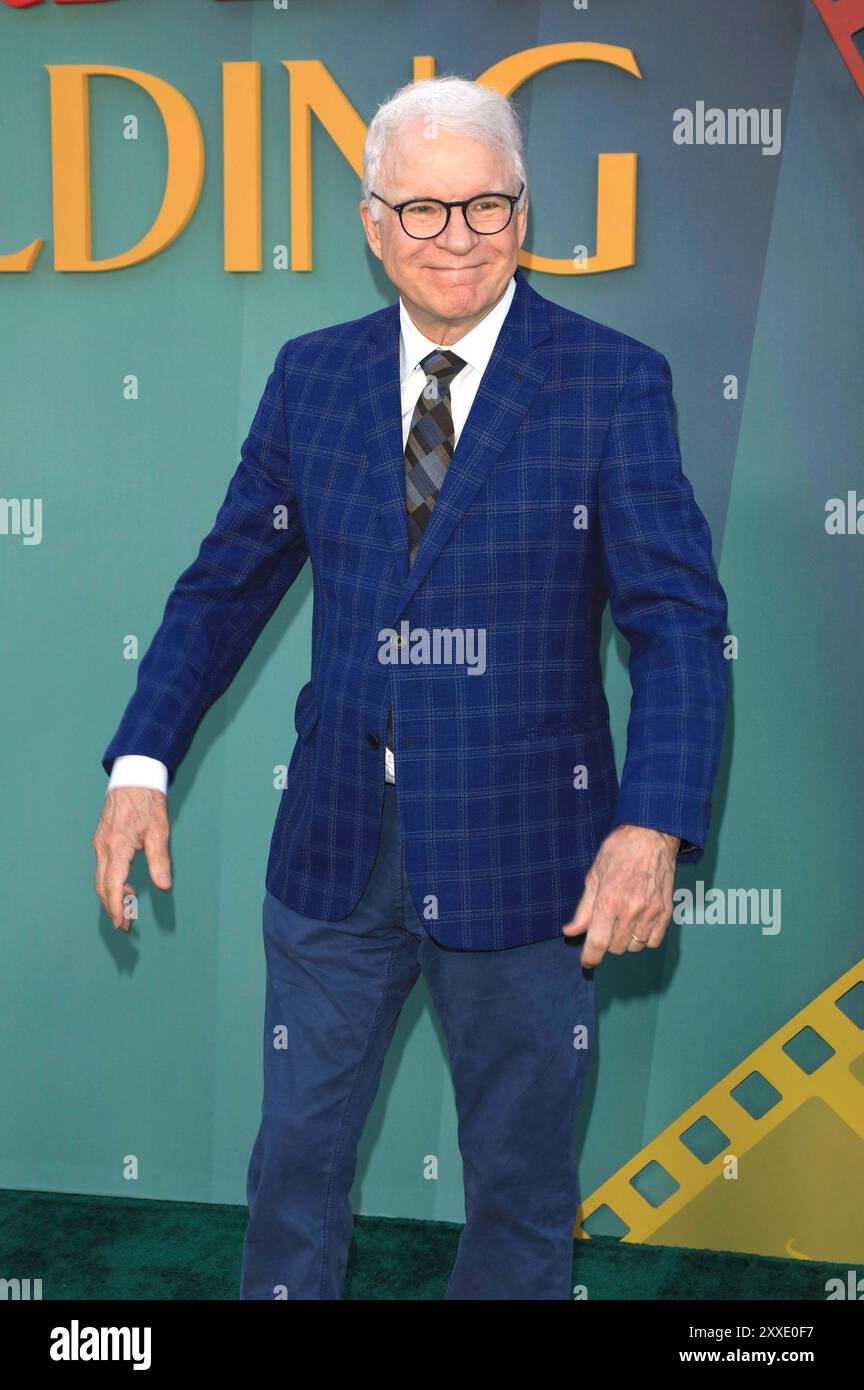 Steve Martin bei der Premiere der 4. Staffel der Hulu serie Only Murders in the Building in den Paramount Studios. Los Angeles, 22.08.2024 *** Steve Martin alla premiere della quarta stagione della serie di Hulu Only Murders in the Building at Paramount Studios Los Angeles, 22 08 2024 foto:XJ.xBlocx/xFuturexImagex building 4935 Foto Stock