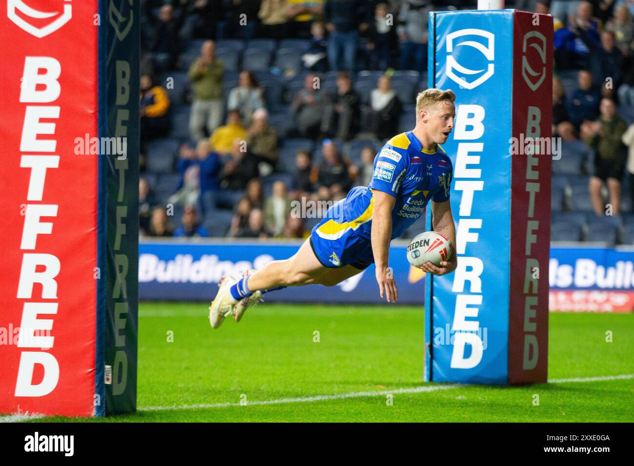 Lachie Miller ( 1 ) dei Leeds Rhinos va a provare Foto Stock