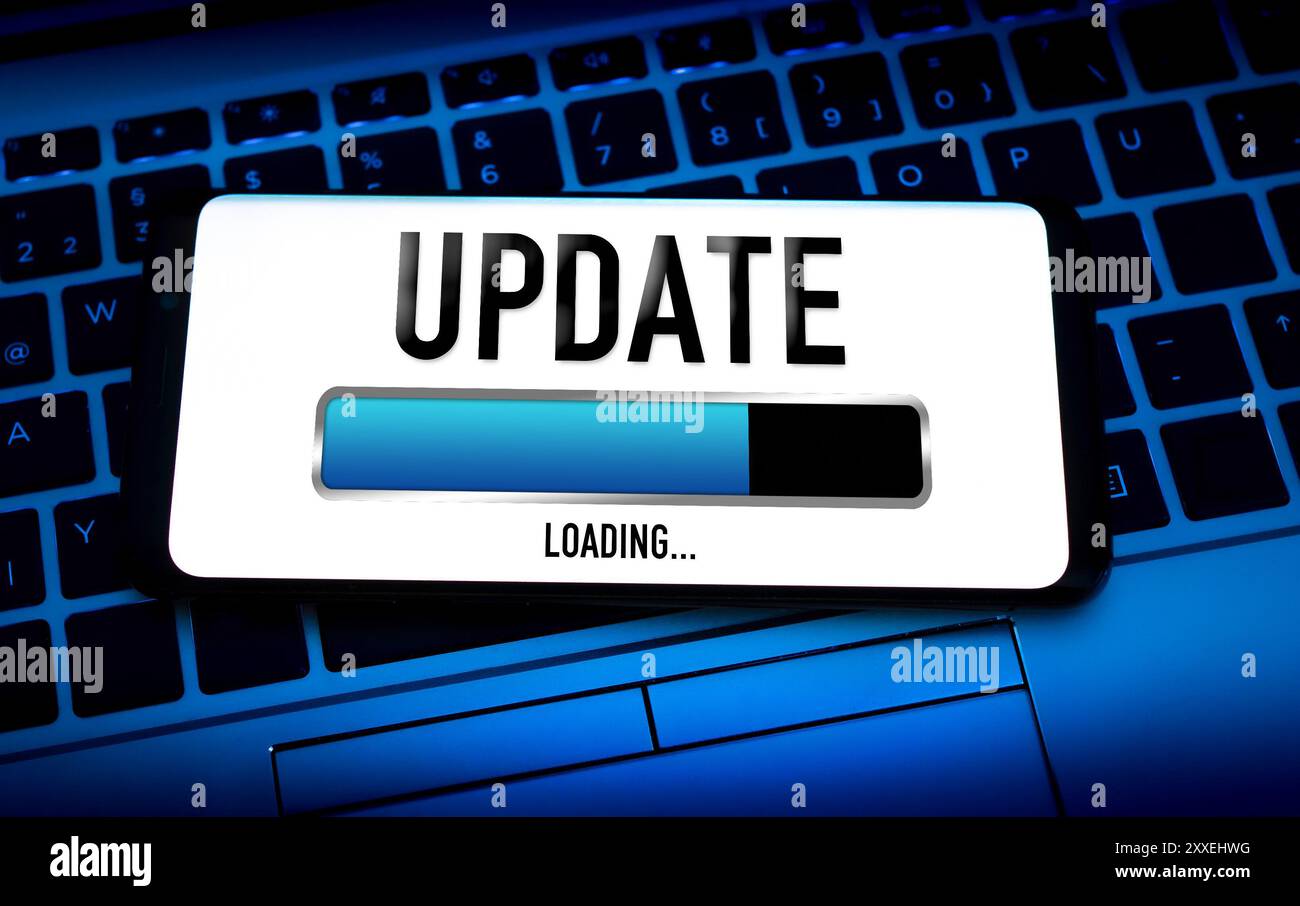 Barra di caricamento aggiornamento visualizzata sullo smartphone Foto Stock