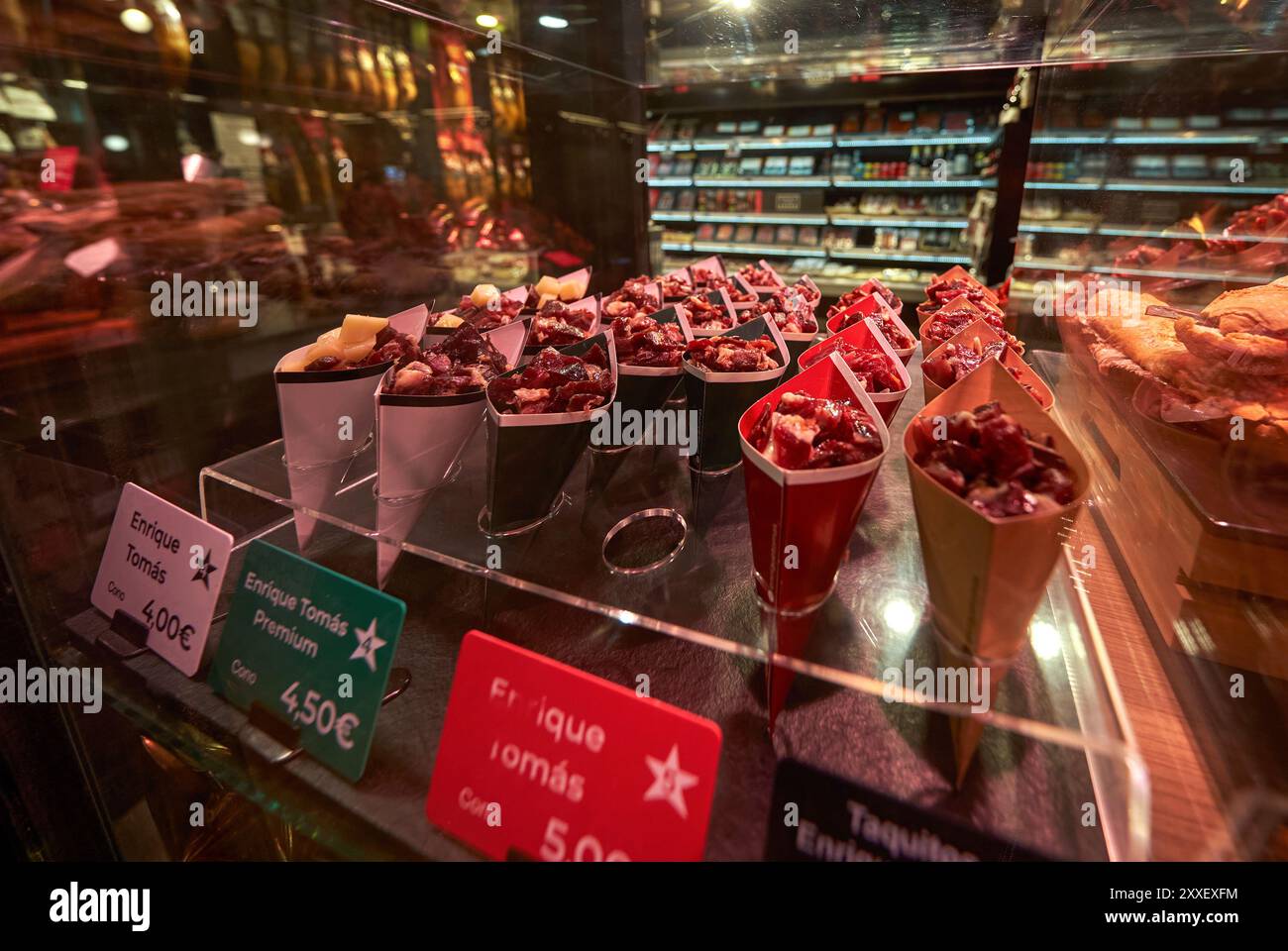 Prelibatezze locali in vendita nel centro di Barcellona Foto Stock