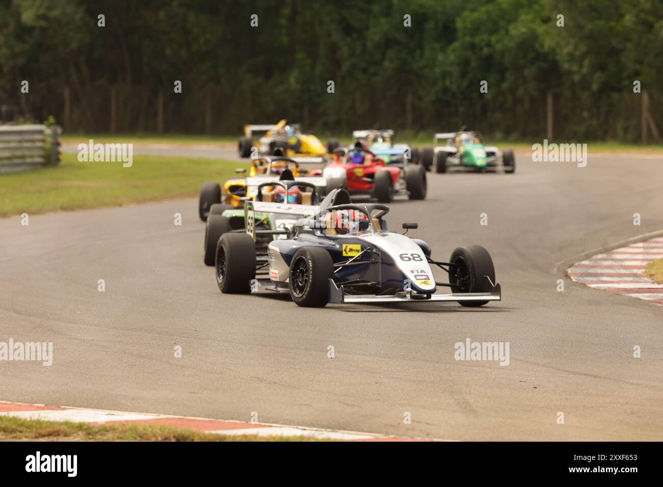 Parigi, Ile de France, Francia. 24 agosto 2024. Irungattu Kottai, Kanchipuram, India, F4 turno 1 gara 1 . Jaden Pariar ( No 5) di Bangalore Speedstears. Aqil Alibhai ( No.47) di Hyderabad Black Birds e Ruhaan Alva (No.27) di rare Tigri del Bengala sono arrivati rispettivamente 1st, 2nd e 3rd. No 68 - Hug Barter of God Speed Kochi era sempre in testa fino agli ultimi 2 giri. Sfortunatamente ha perso a causa di un guasto al motore ro. (Credit Image: © Seshadri Sukumar/ZUMA Press Wire) SOLO PER USO EDITORIALE! Non per USO commerciale! Foto Stock