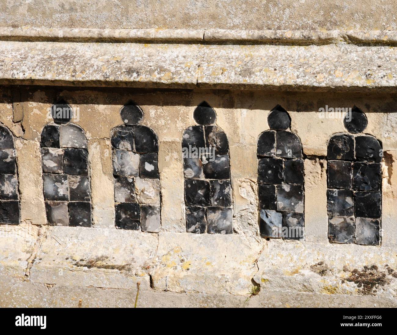 Flint sulla Chiesa di Santa Maria Vergine, Bergholt Est. Foto Stock