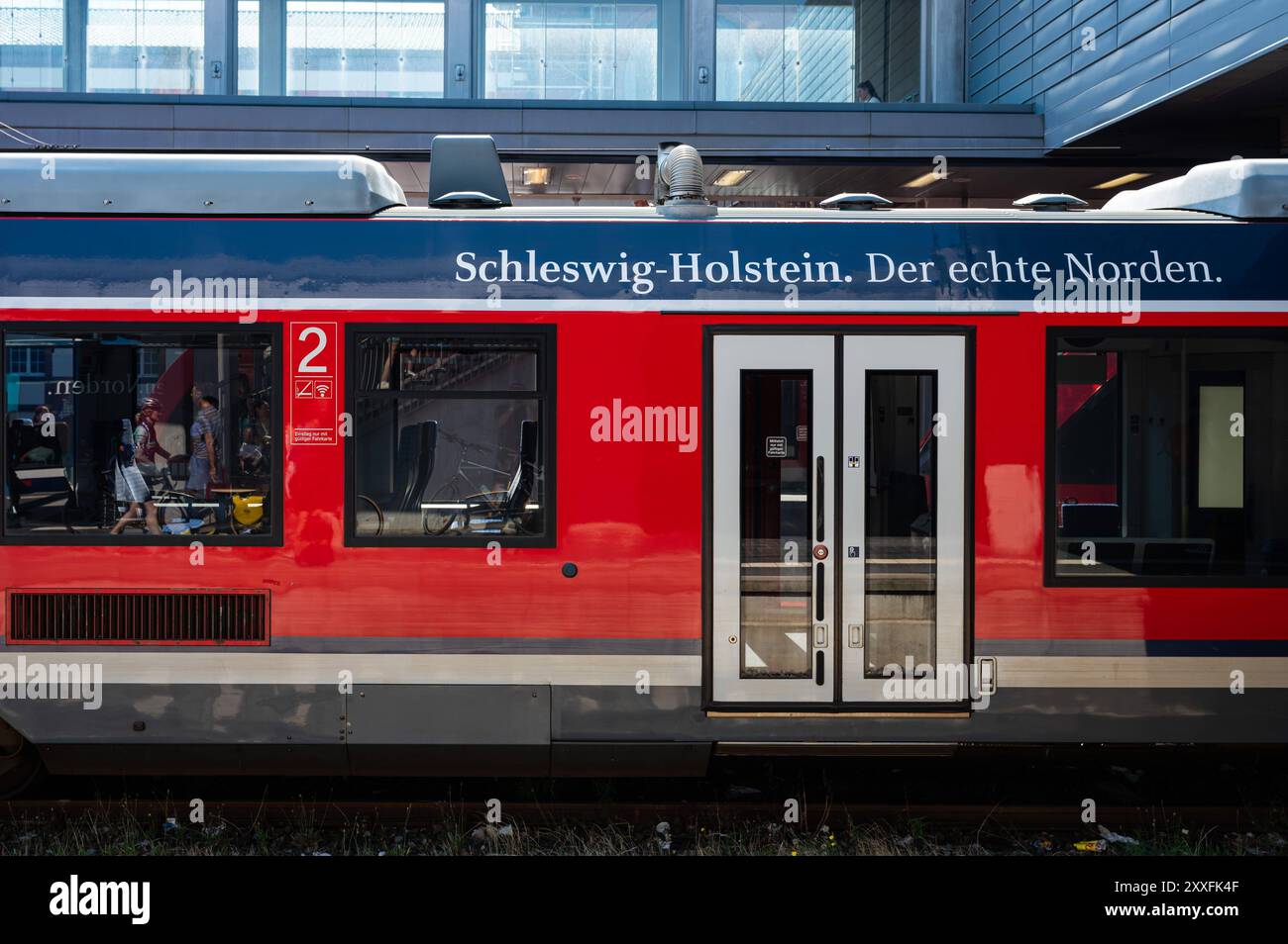 Lübeck, Germania, 20 luglio 2024 - Inter regio treno IR per Schleswig-Holstein Foto Stock