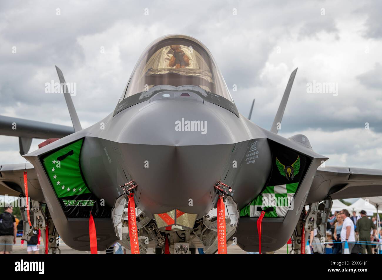 aereo da caccia f35 in mostra al royal internetional air tattoo alla raf fairford nel gloucestershire regno unito Foto Stock