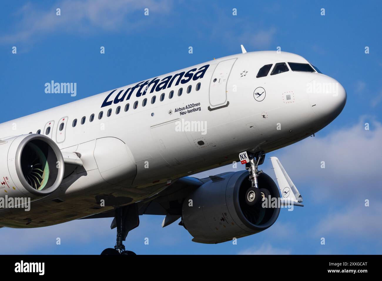 Aeroporto di Arlanda, appena a nord di Stoccolma, Svezia, durante il sabato. Nella foto: Un Airbus A320-271N da Lufthansa. Foto Stock