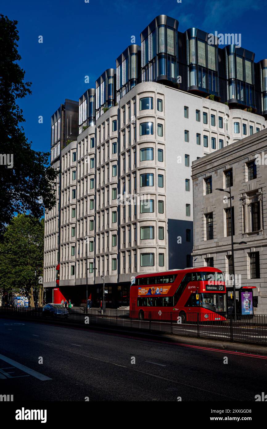 Lo Standard Hotel Kings Cross London - Euston Road, aperto 2019. Progettazione di Shawn Hausman, strutturali degli ORM, architetti d'Interni Archer Humphryes. Foto Stock