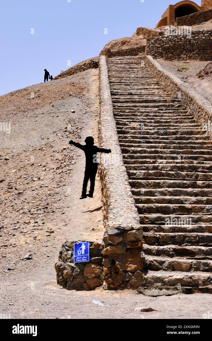 Cimitero zoroastriano. Dakhma conosciuta come Torre del silenzio, Yazd, iran. Foto Stock